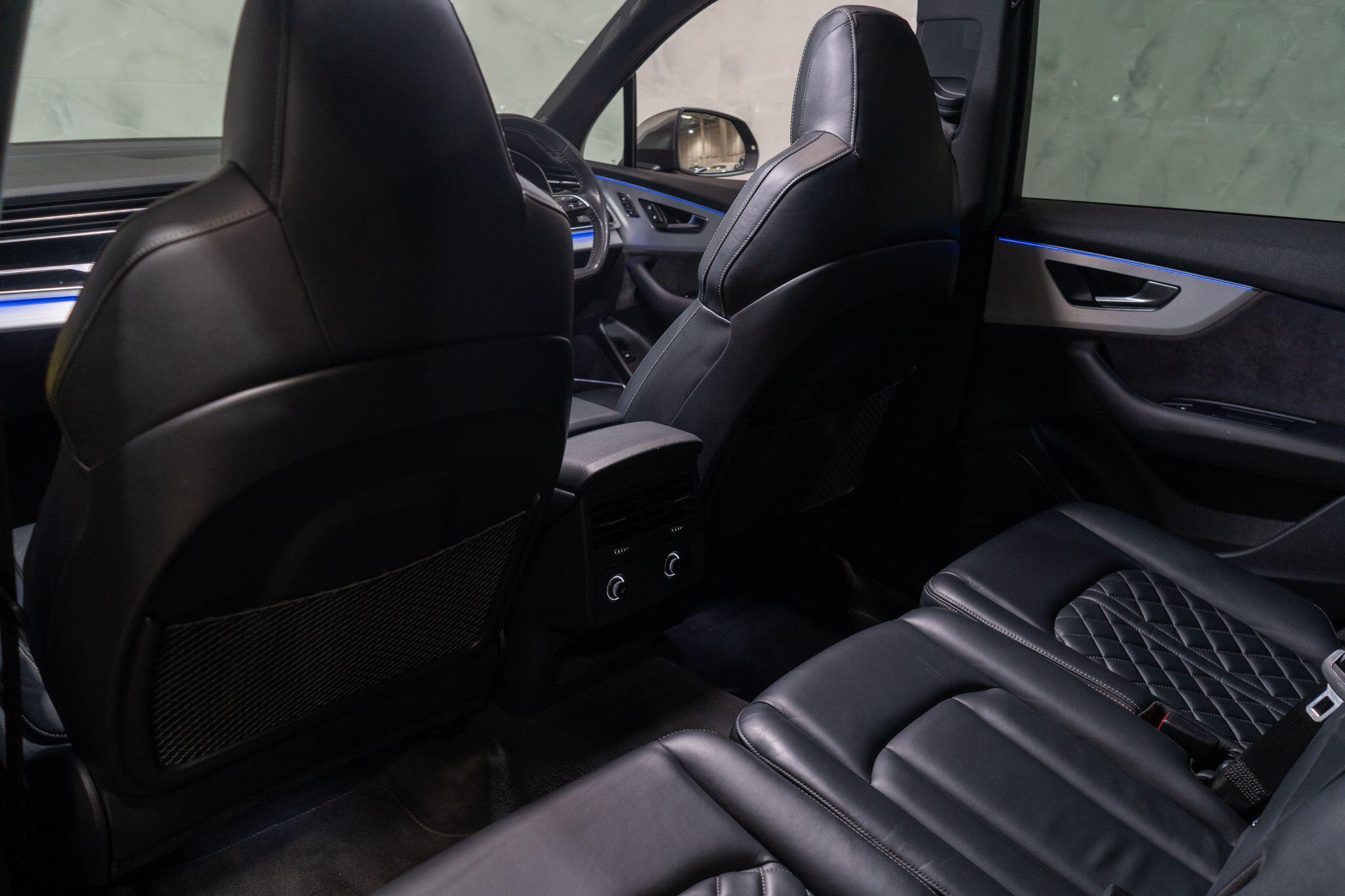 Audi SQ7 view 17