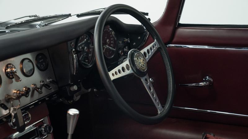 Jaguar E-Type view 25