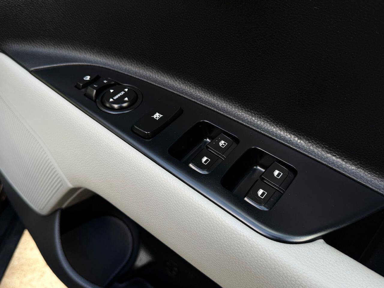 Kia Stonic view 24