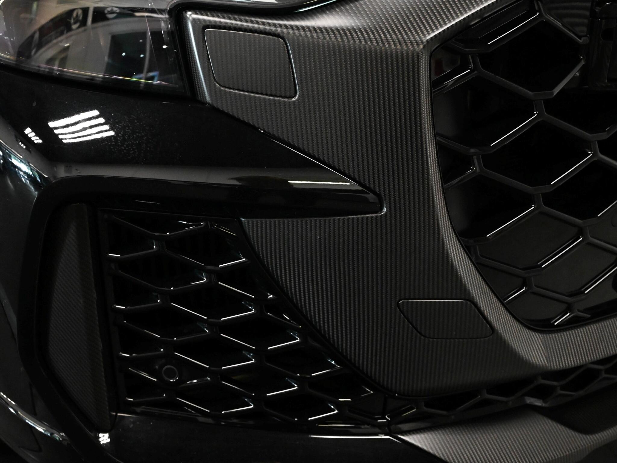 Audi RSQ8 view 30