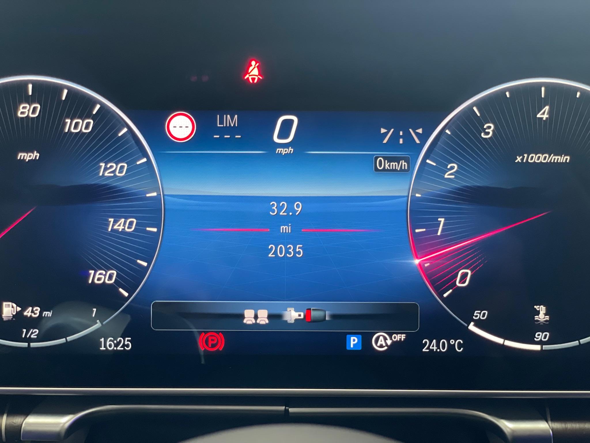 Mercedes-Benz S-Class view 32
