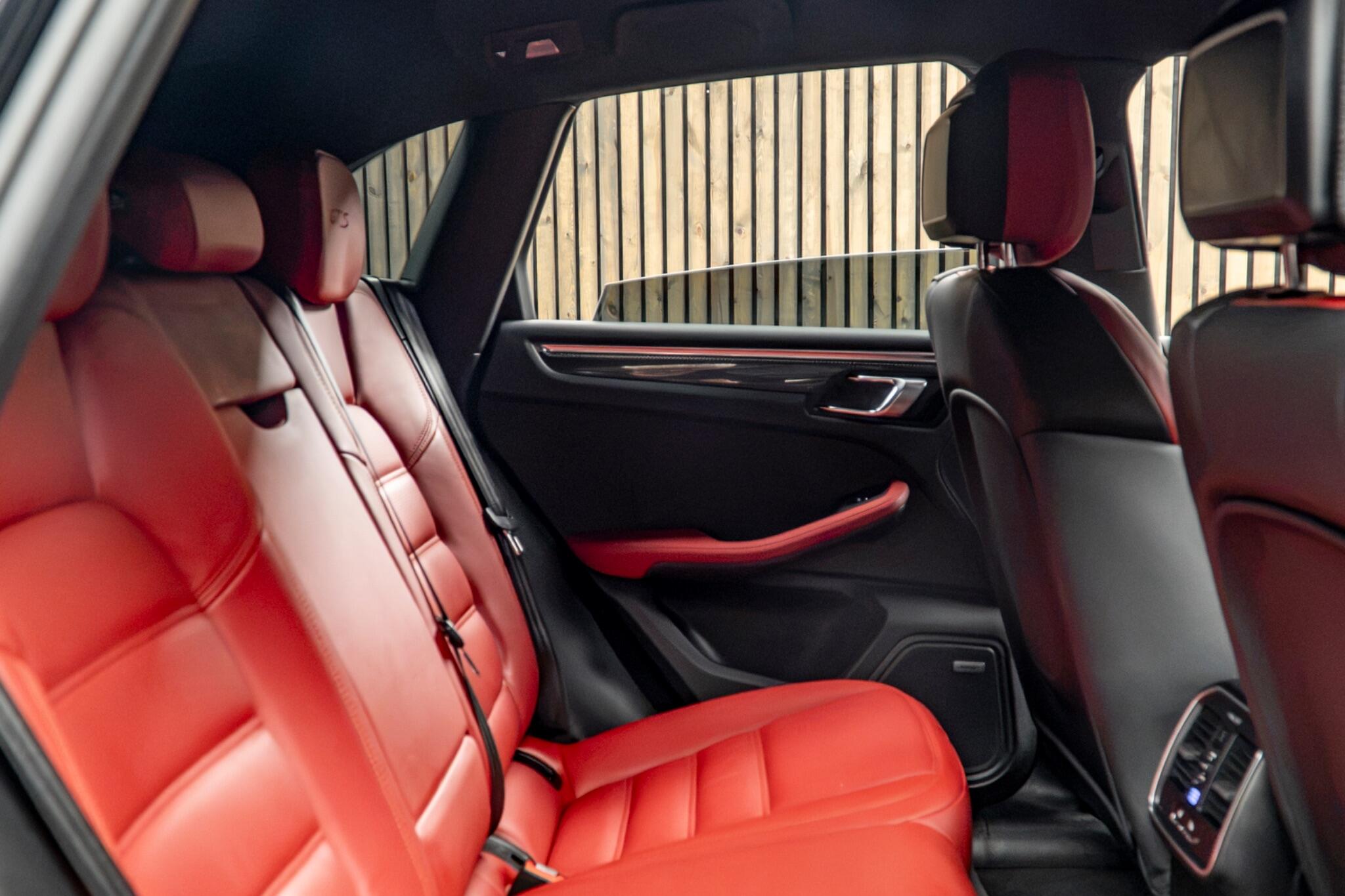 Porsche Macan view 43