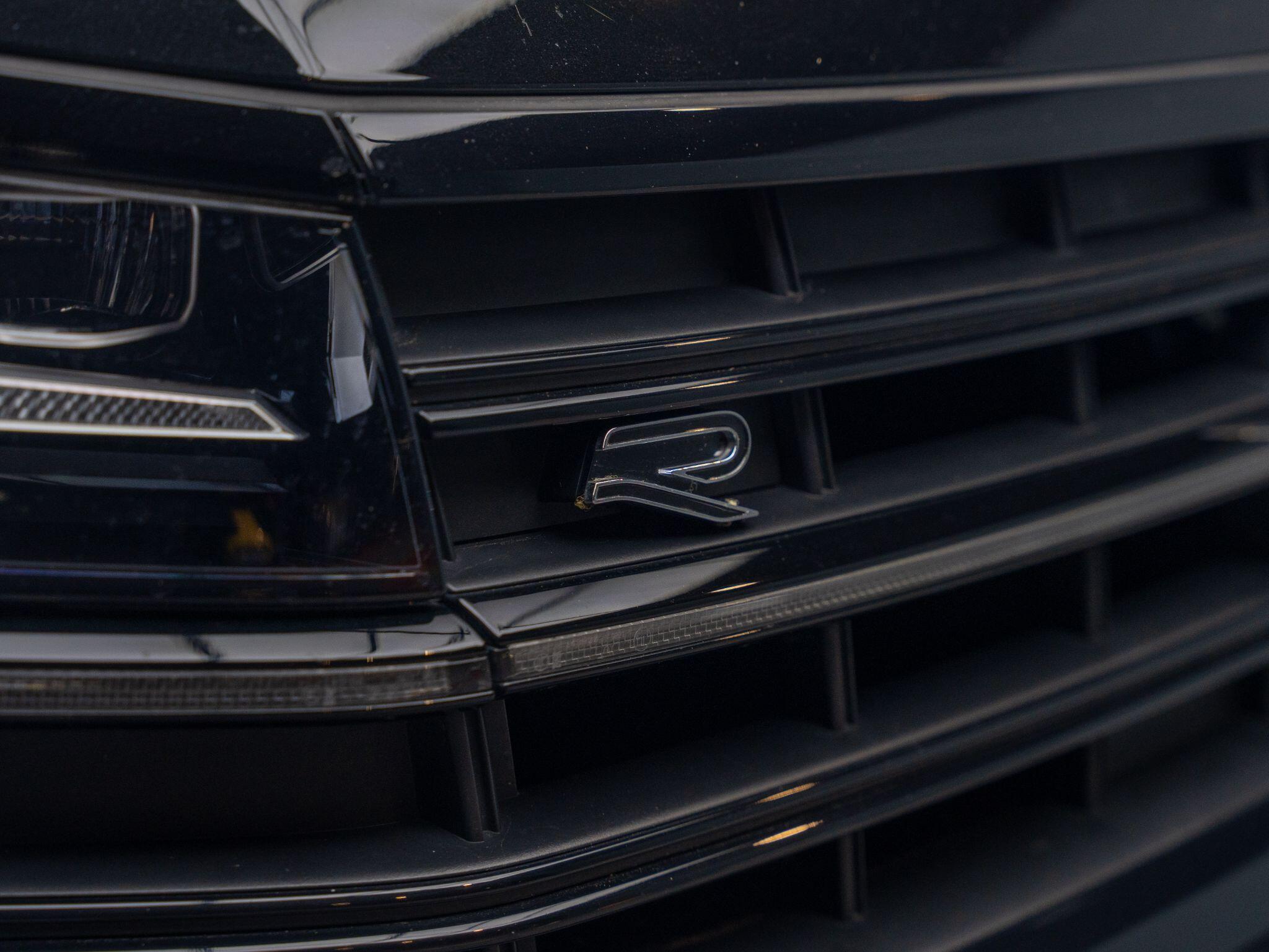 Volkswagen Touareg view 25