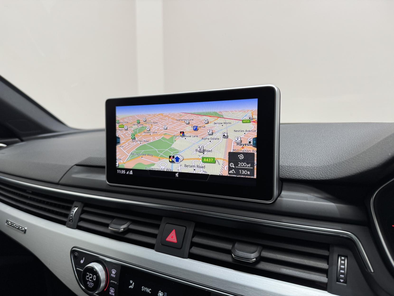 Audi S4 Avant view 29