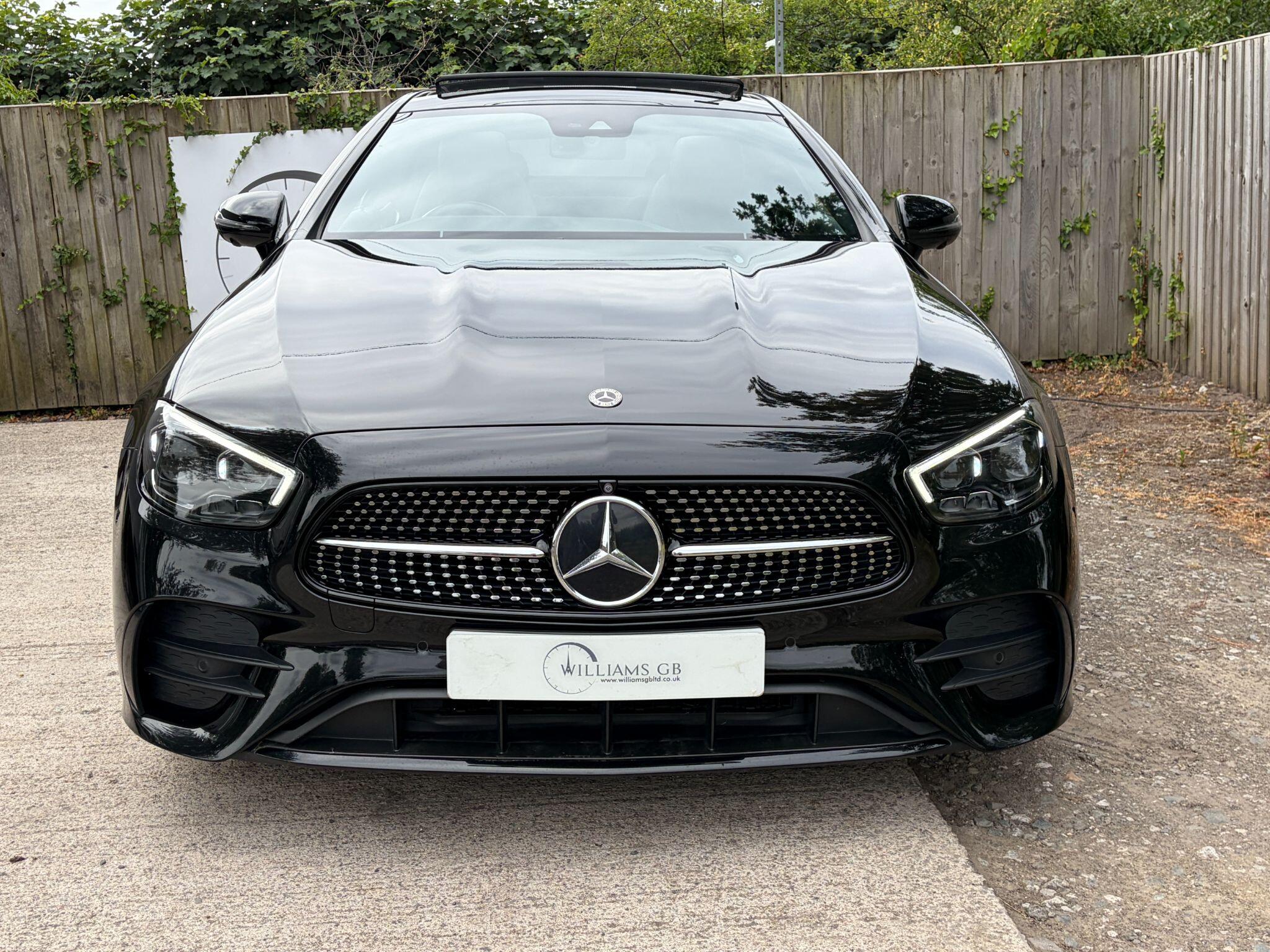 Mercedes-Benz E-Class view 3