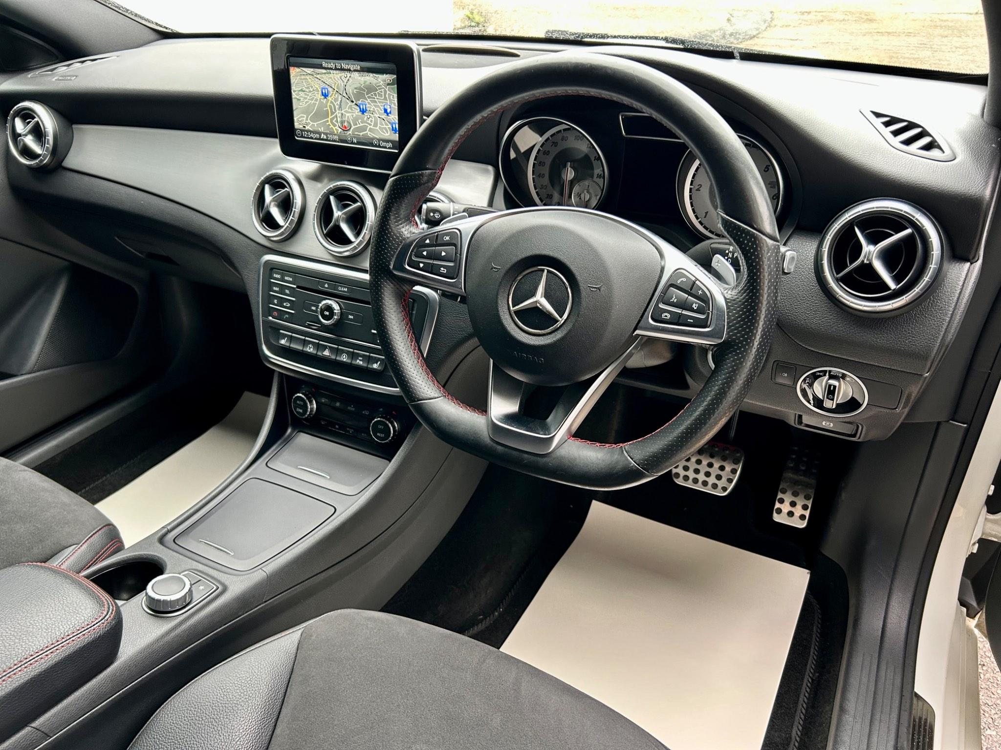 Mercedes-Benz Cla view 24