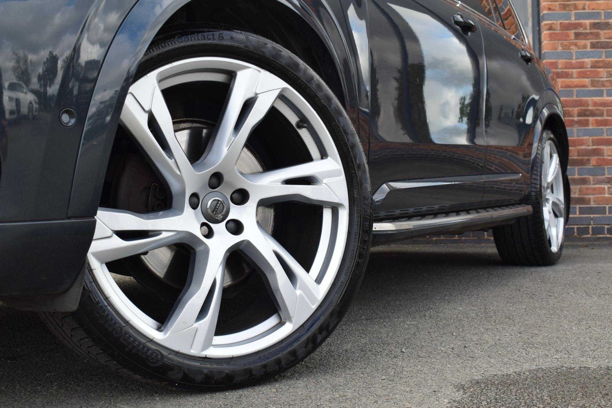 Volvo XC90 view 42