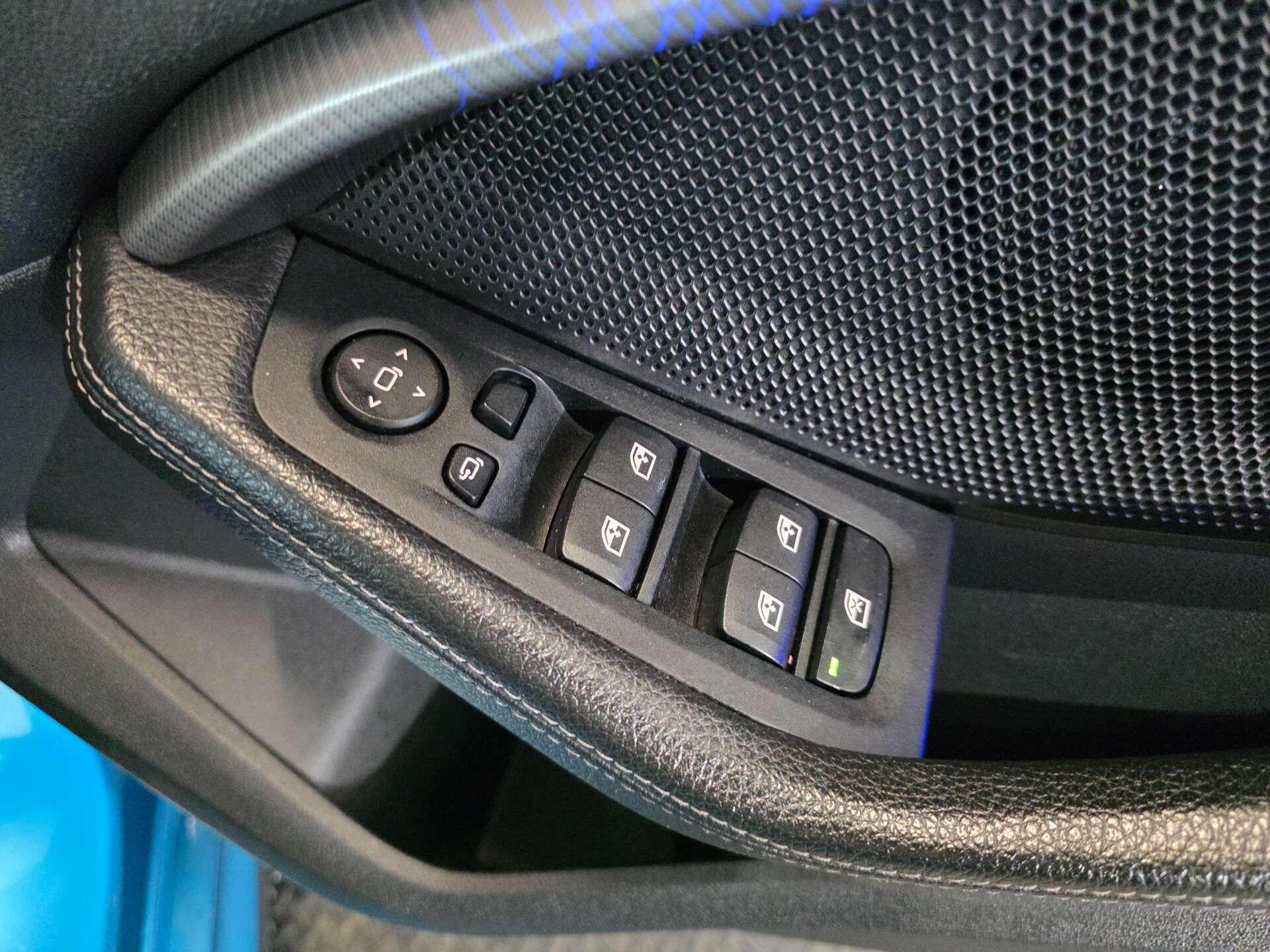 BMW 2 Series view 15