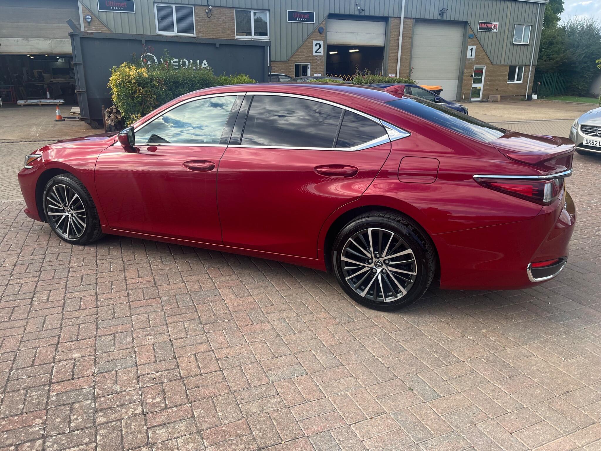 Lexus ES view 21