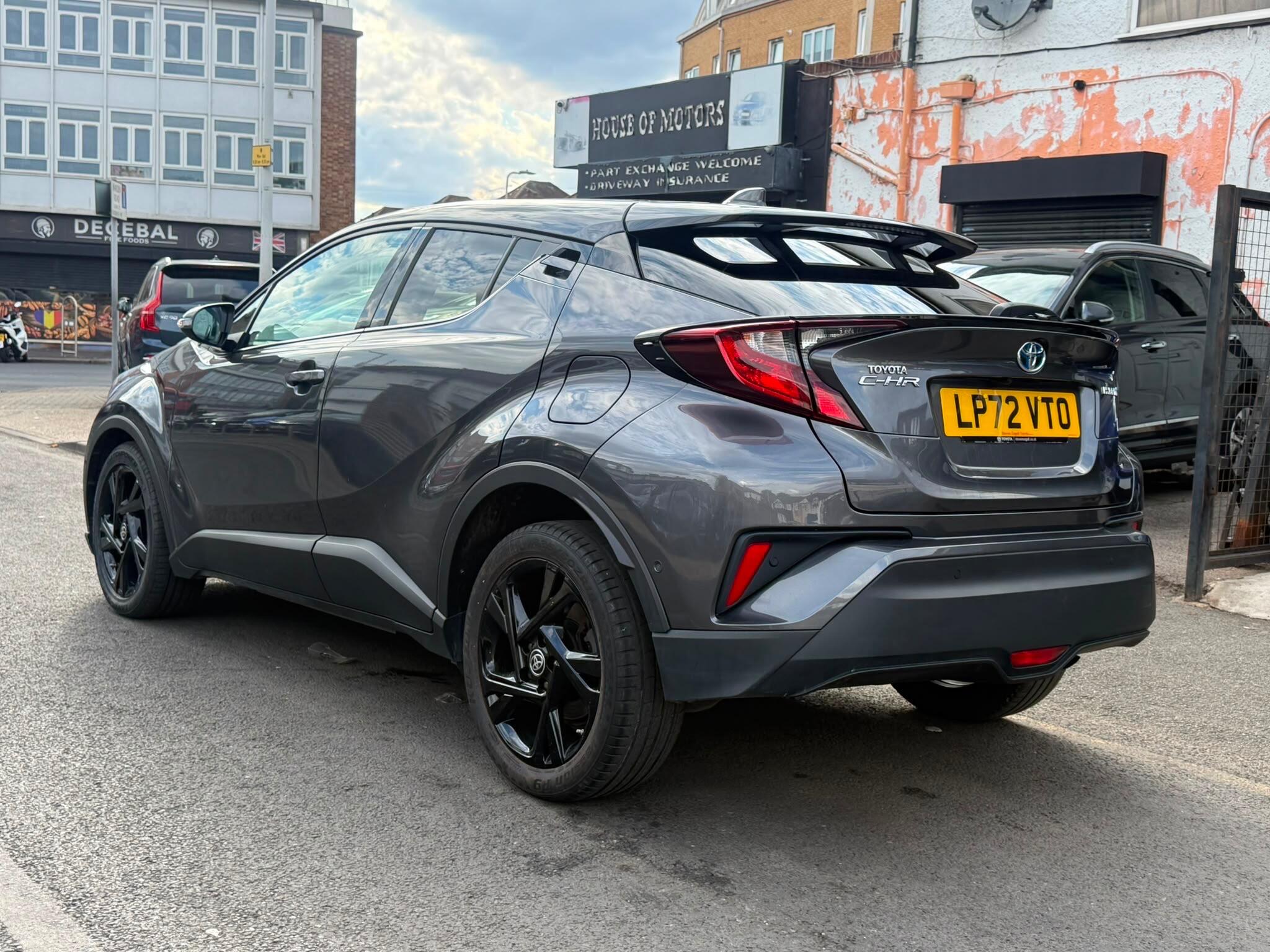 Toyota C-HR view 4