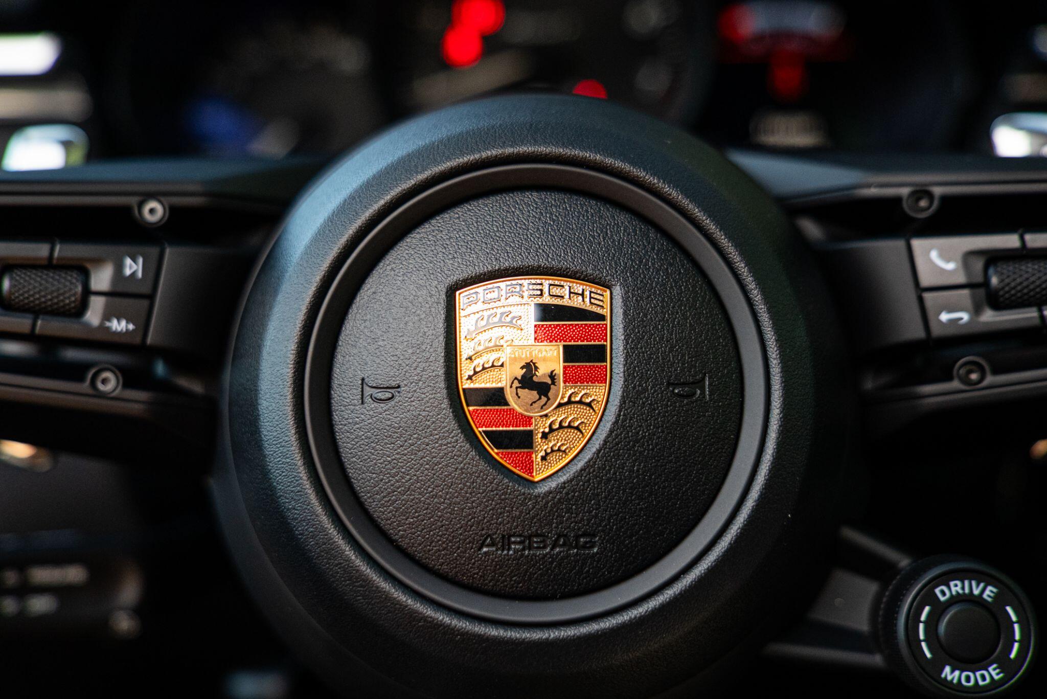 Porsche Macan view 97