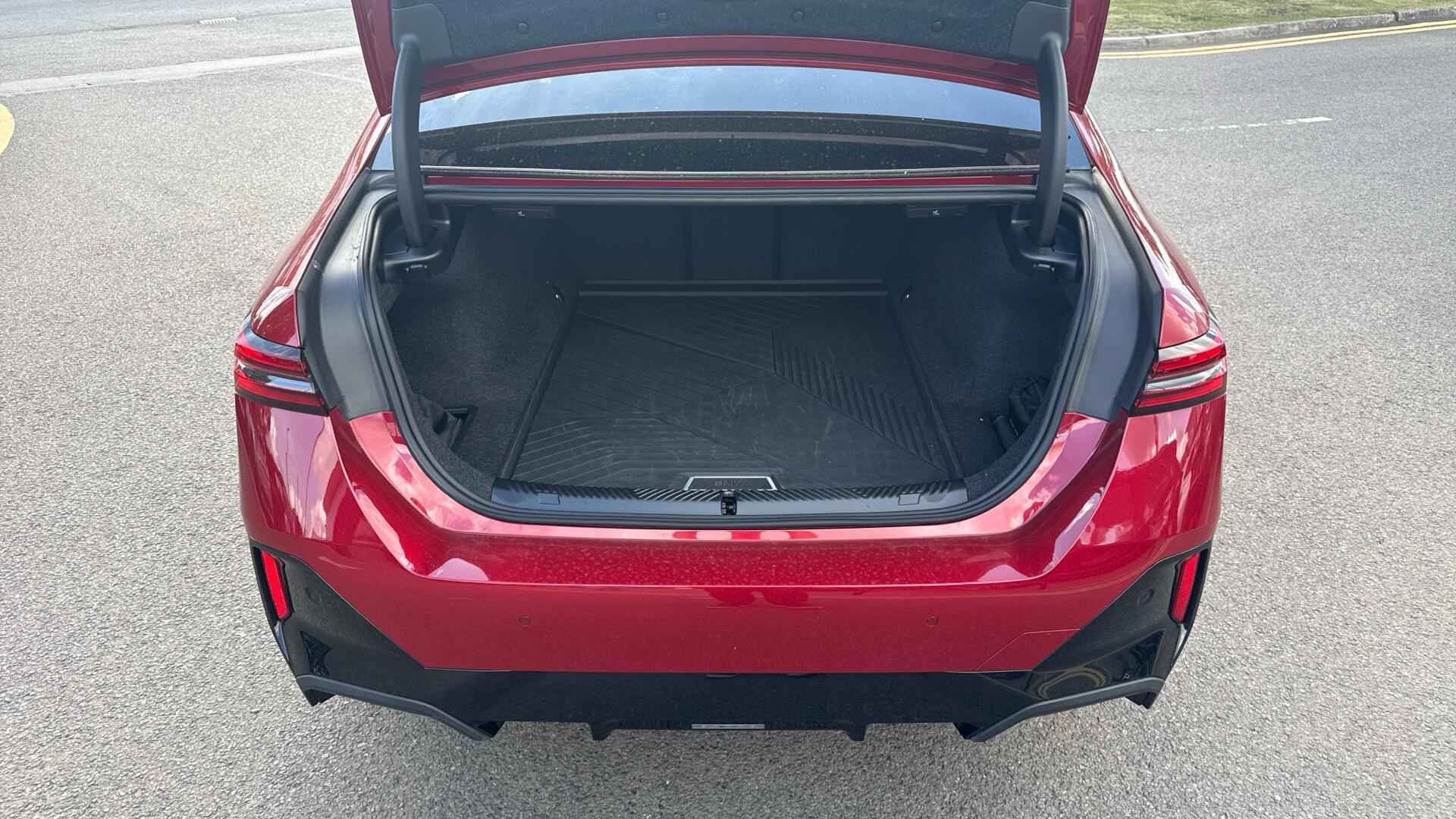 BMW i5 view 13