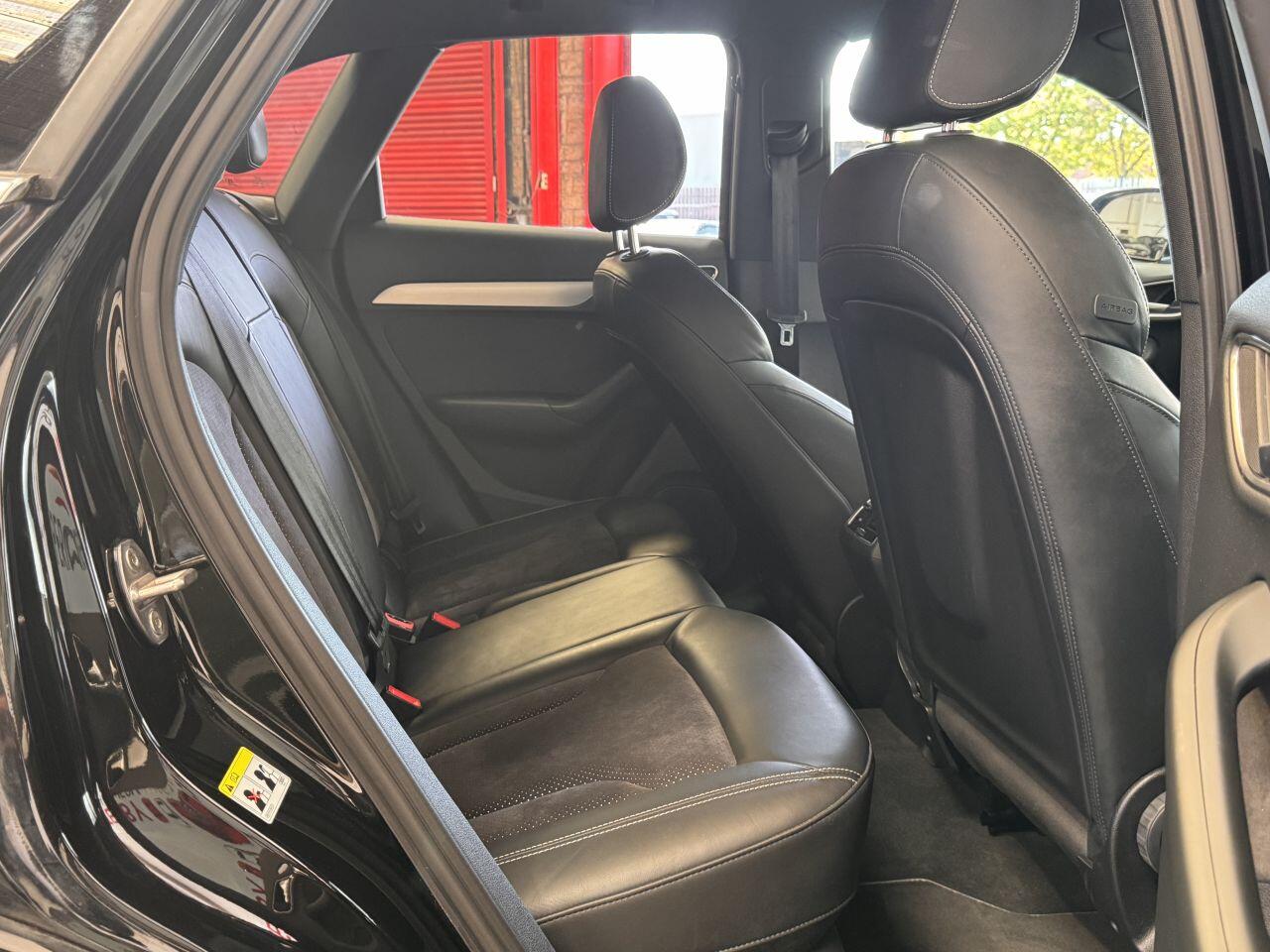 Audi Q3 view 60
