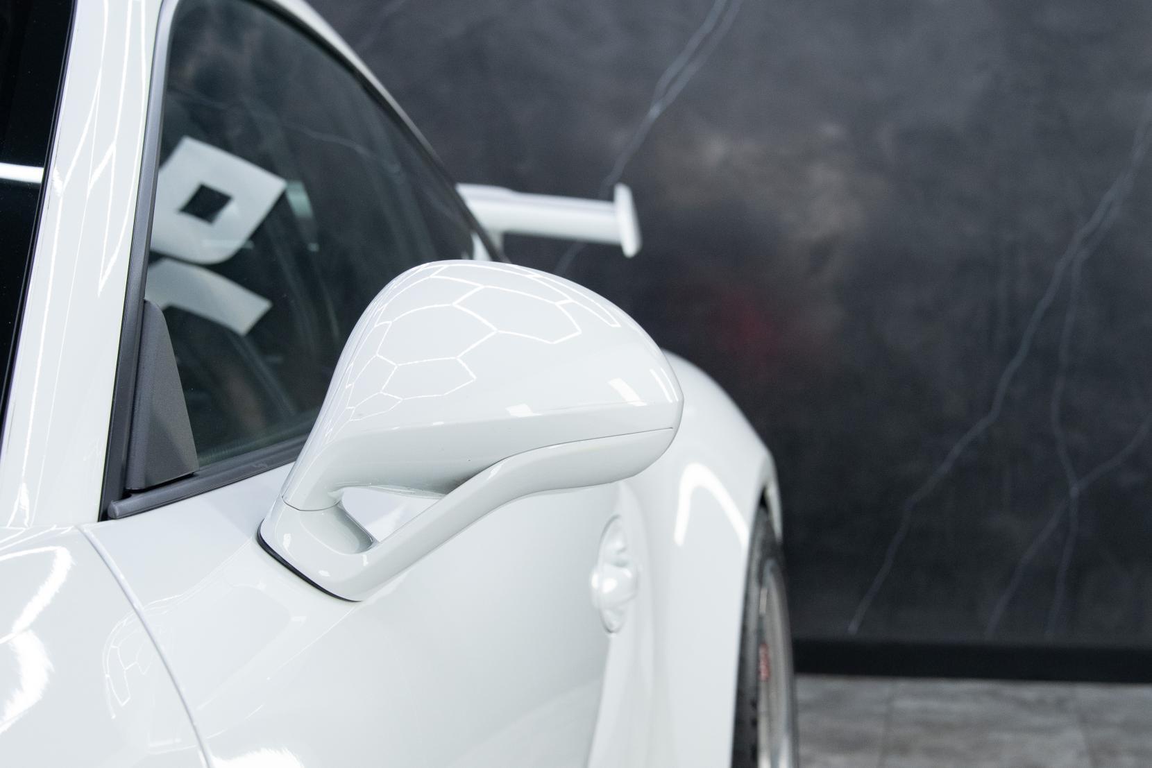 Porsche 911 view 24