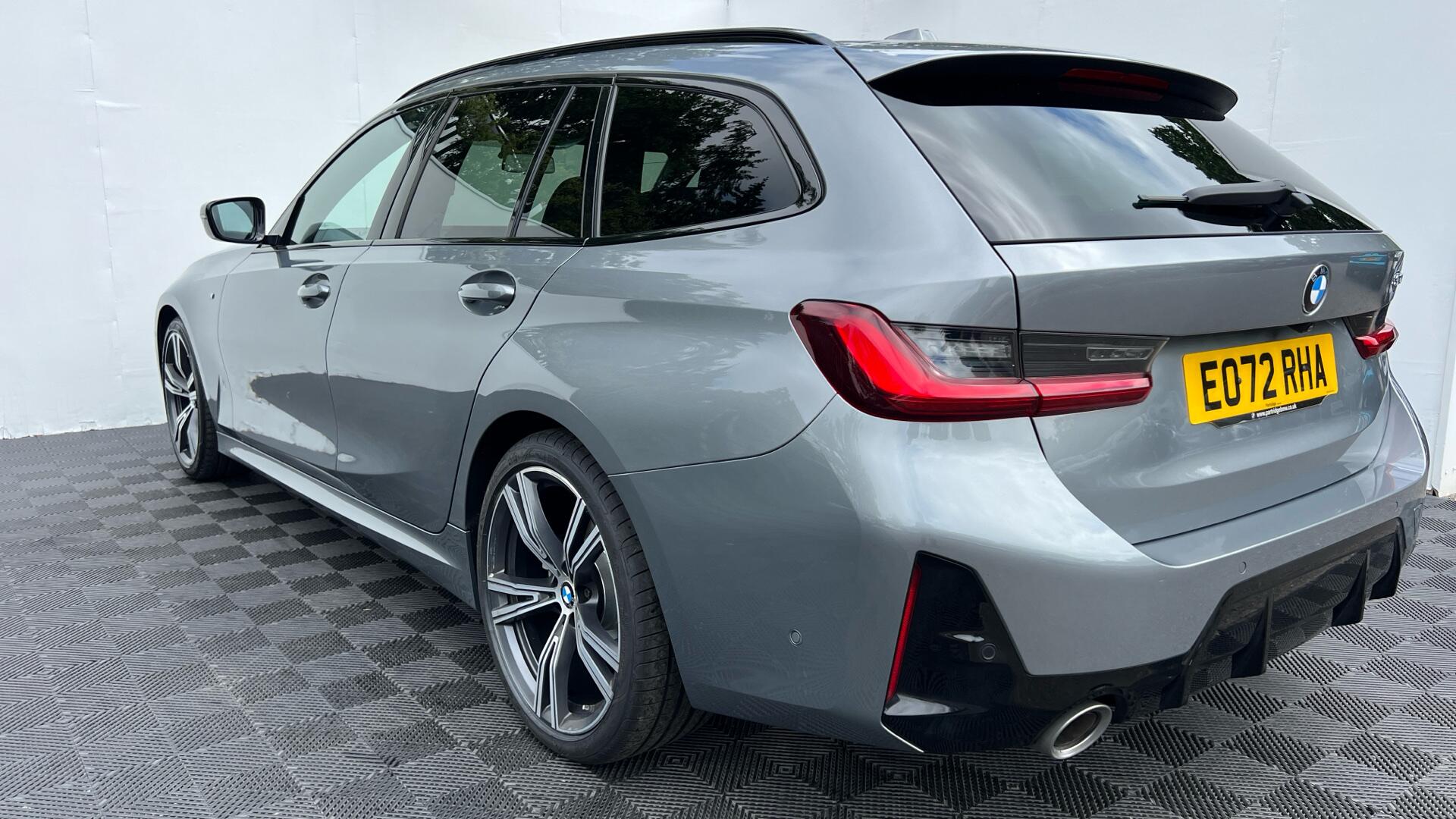 BMW 3 Series view 30