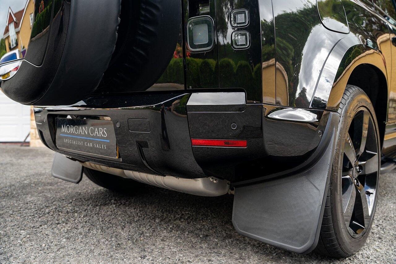 Land Rover Defender view 18