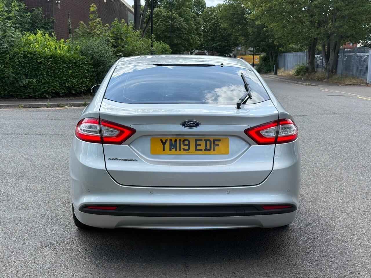 Ford Mondeo view 6