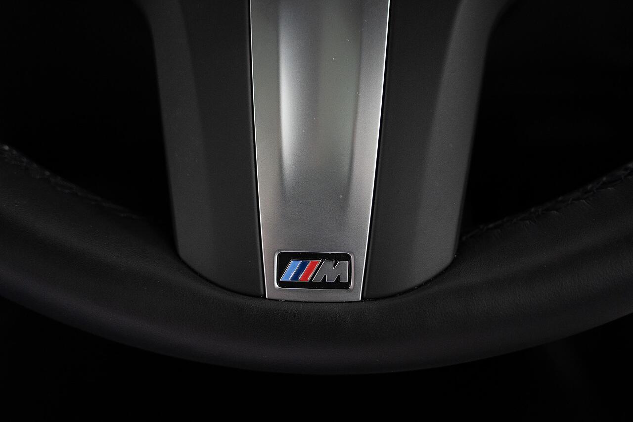 BMW X5 view 24