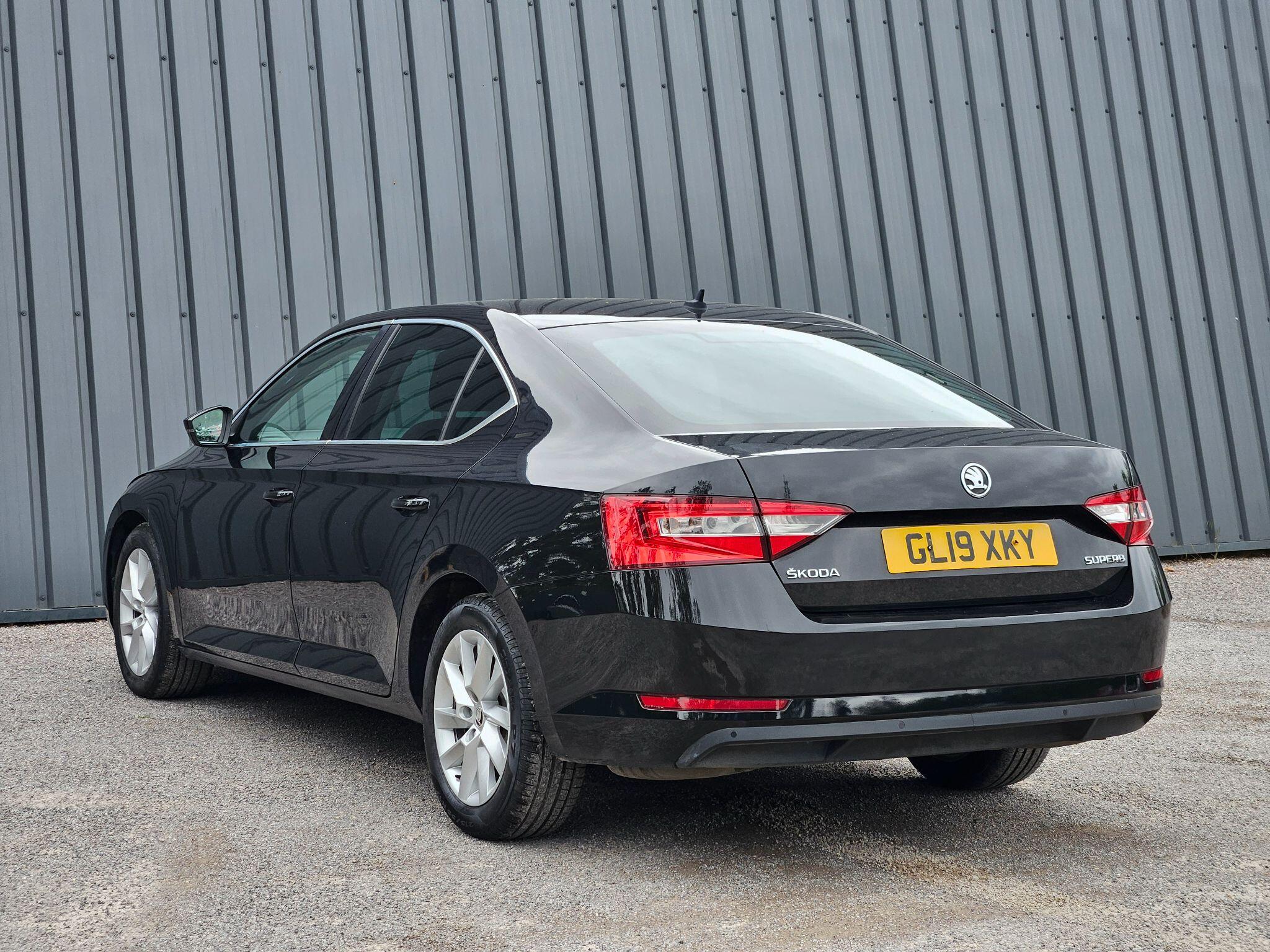 2019 Skoda Superb image 12