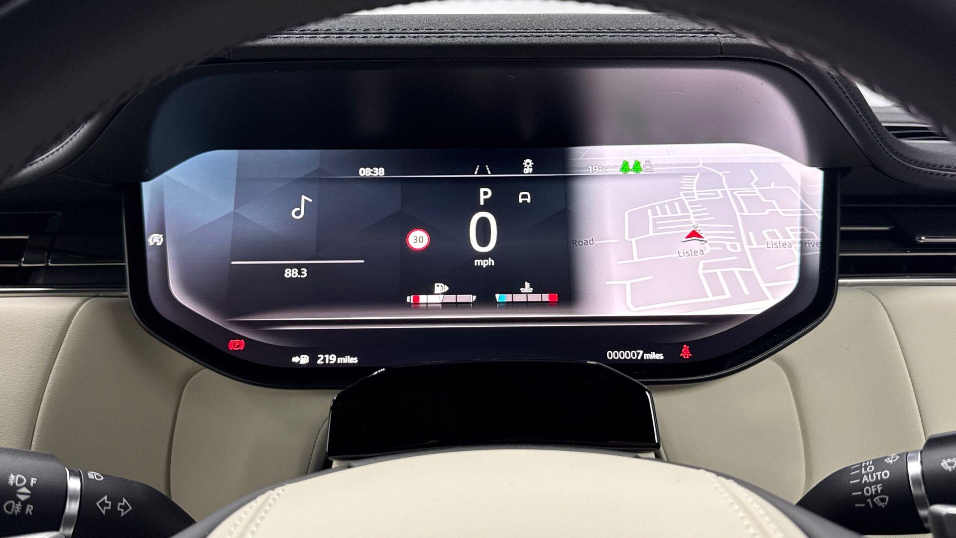 Land Rover Range Rover view 16
