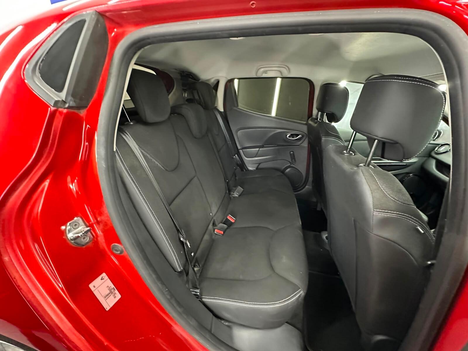 Renault Clio view 25