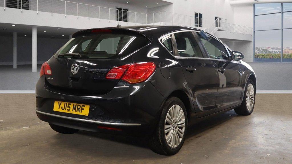 Vauxhall Astra view 4