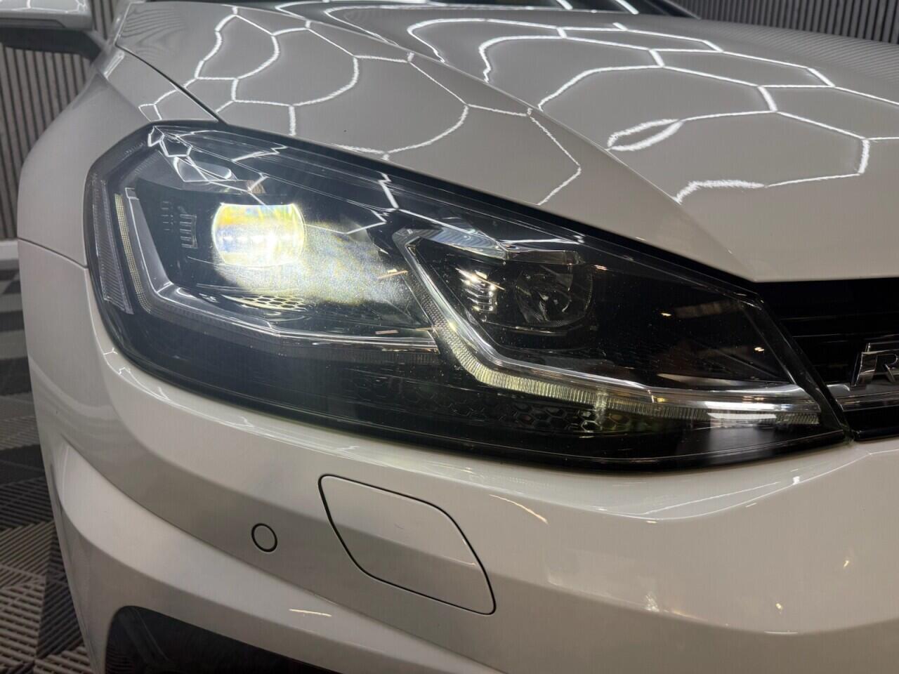 Volkswagen Golf view 3