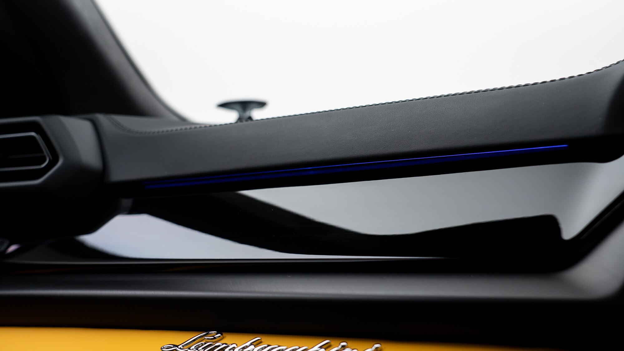 Lamborghini Urus view 56