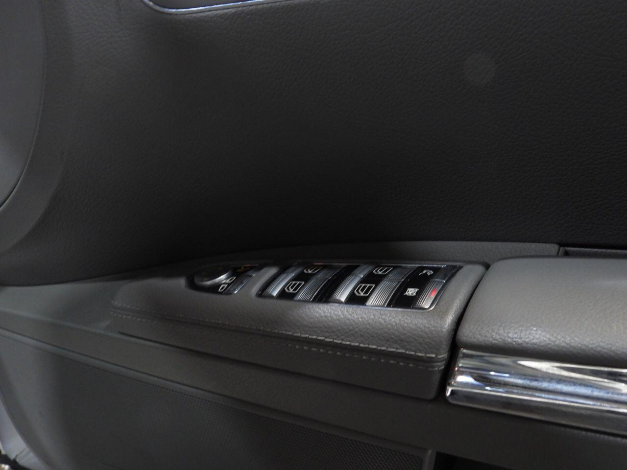 Mercedes-Benz S-Class view 39