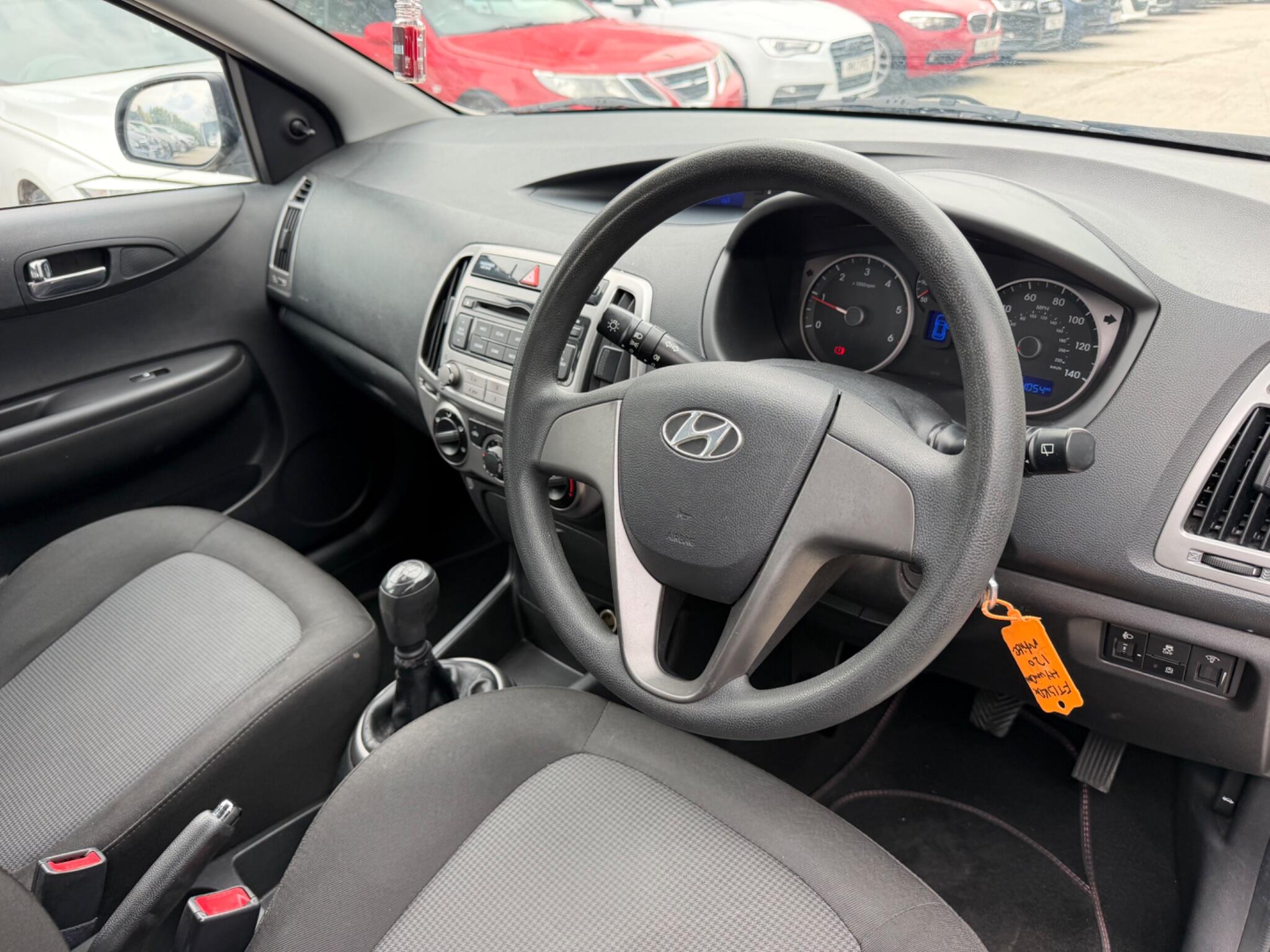 Hyundai i20 view 11