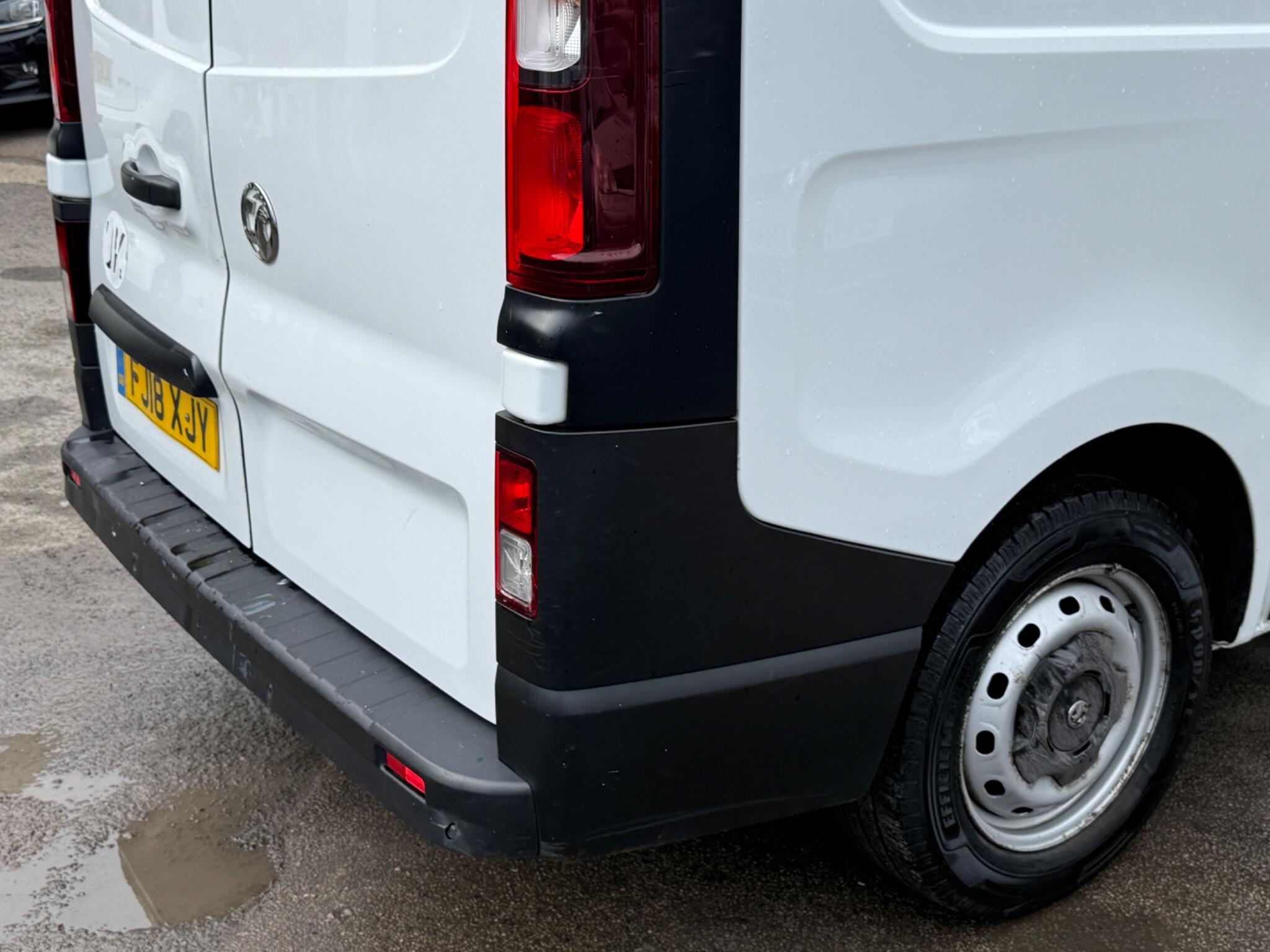 Vauxhall Vivaro - Image 26