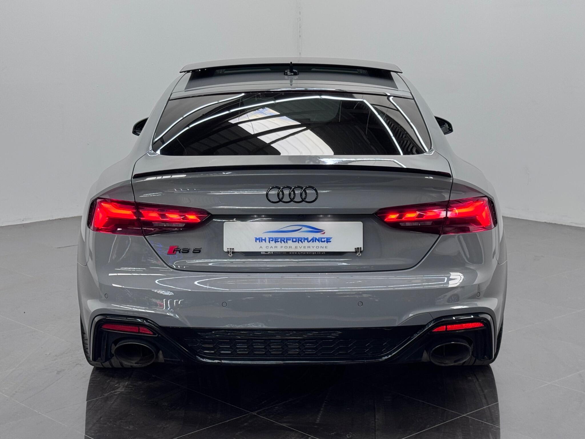 Audi RS5 view 4