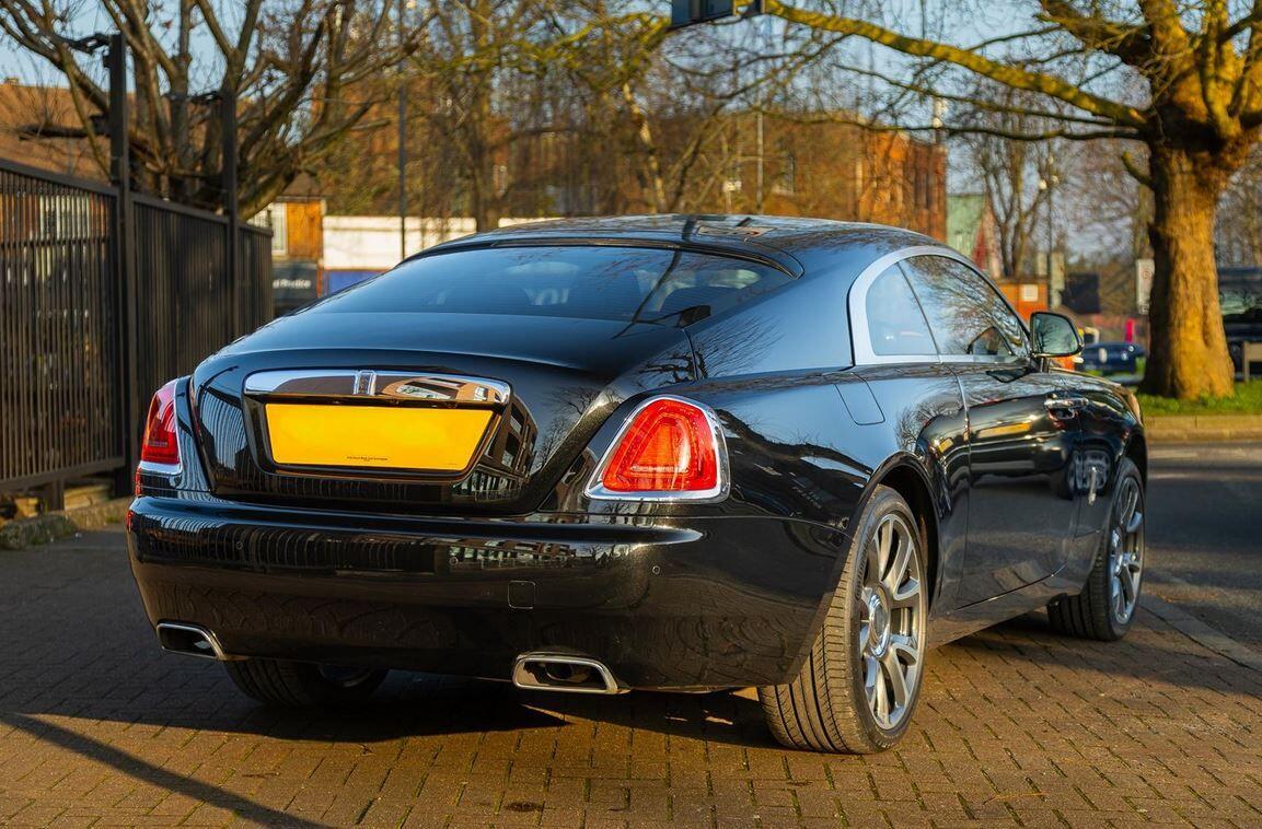 Rolls-Royce Wraith view 20
