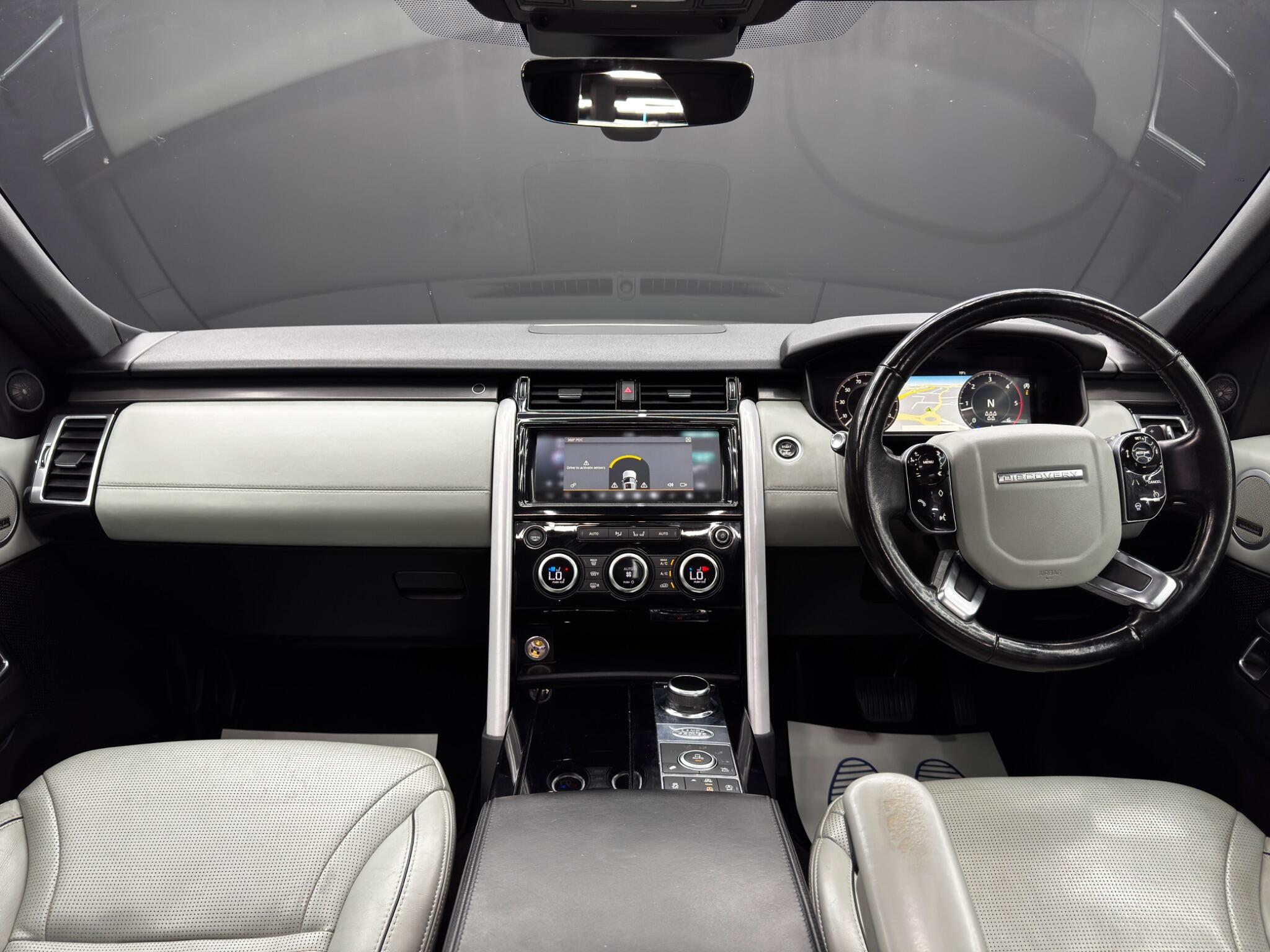 Land Rover Discovery view 10