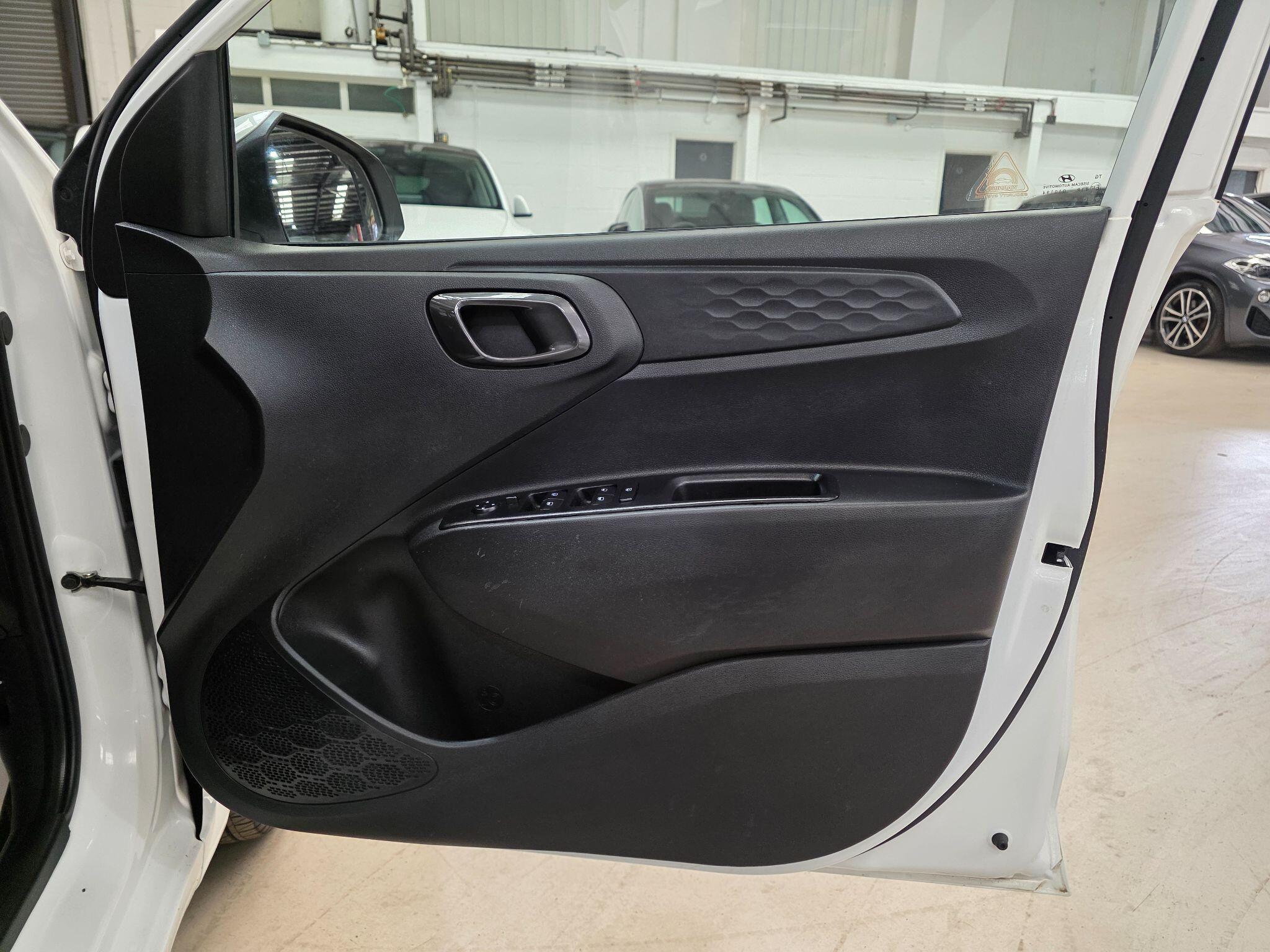 Hyundai I10 view 13