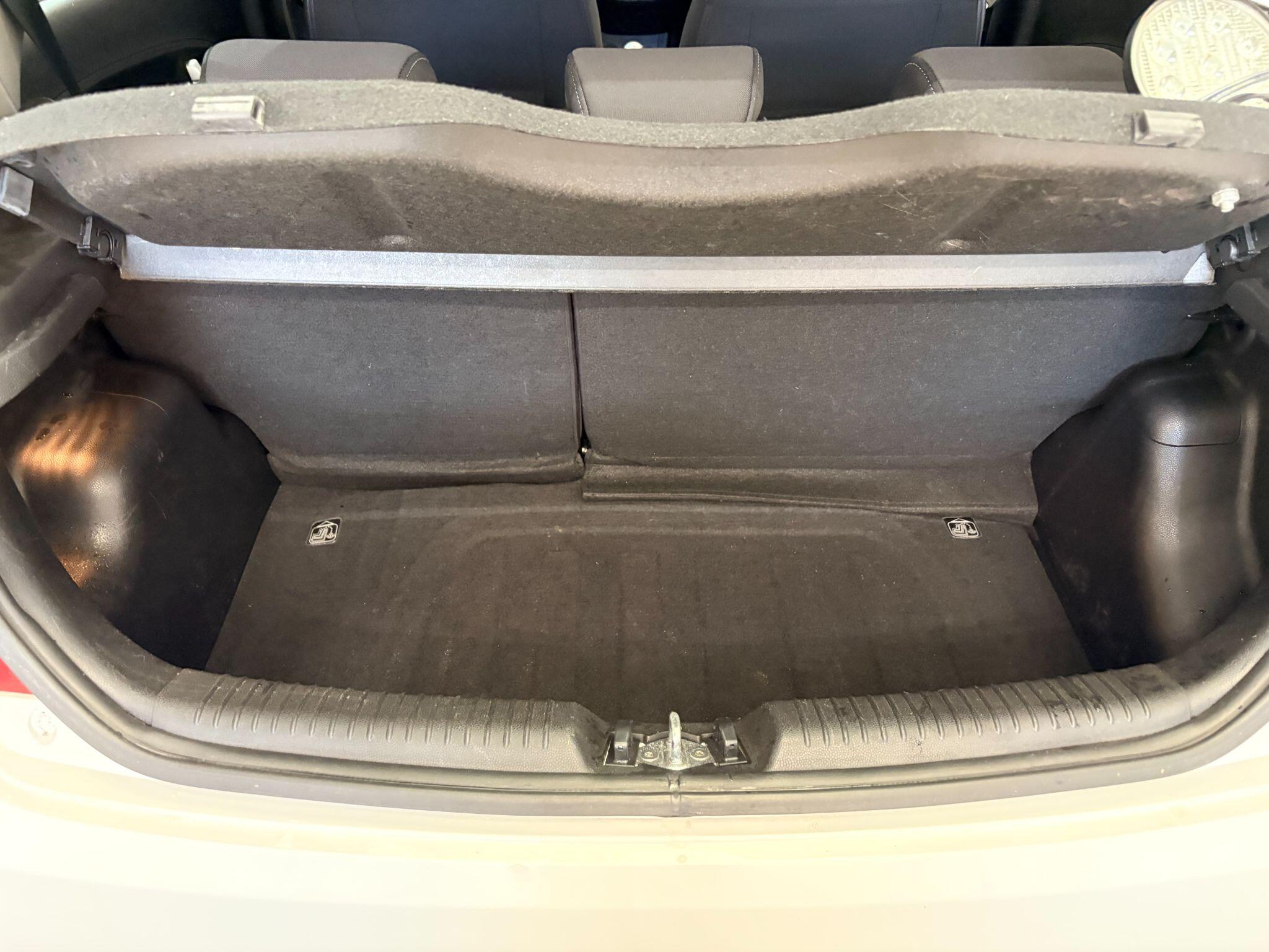 Kia Picanto view 9