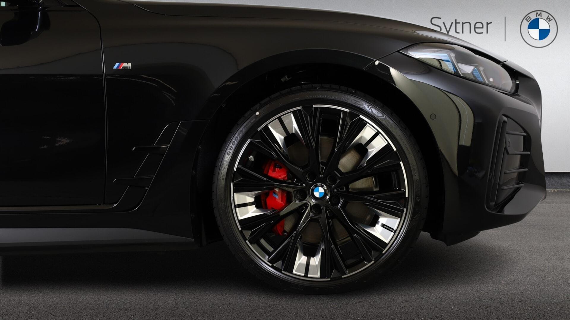 BMW i4 view 14