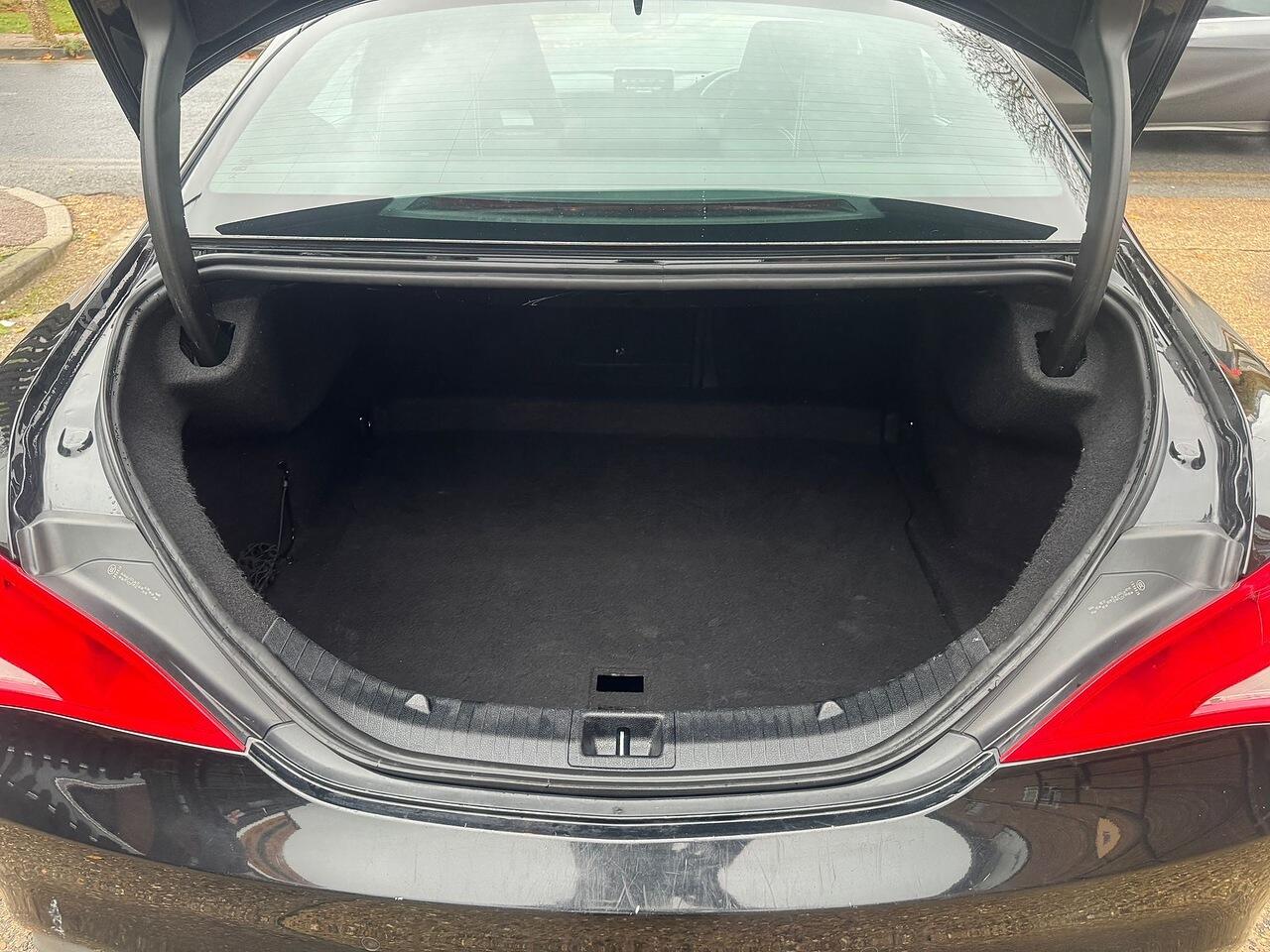 Mercedes-Benz Cla view 31