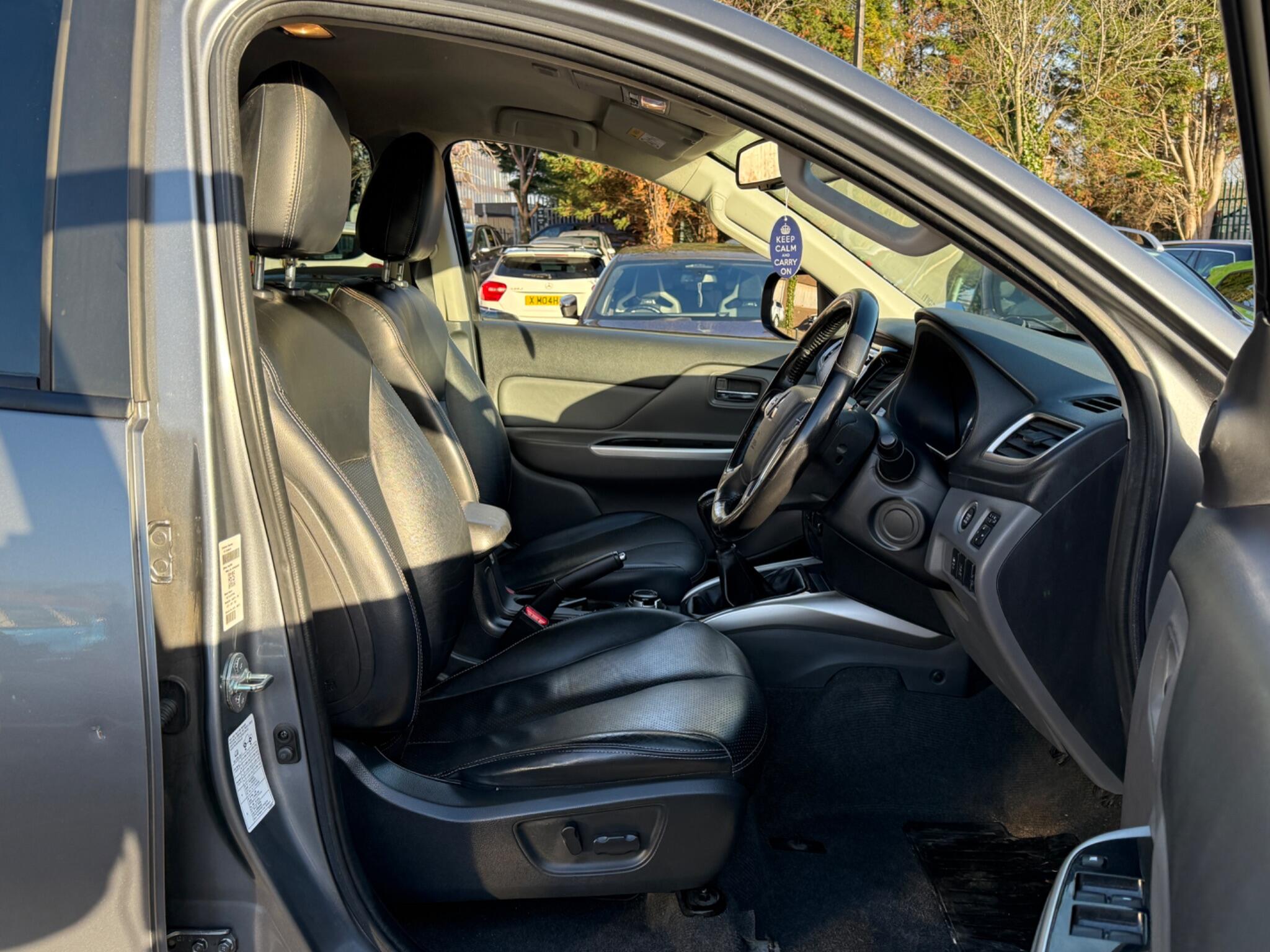 Mitsubishi L200 - Image 35