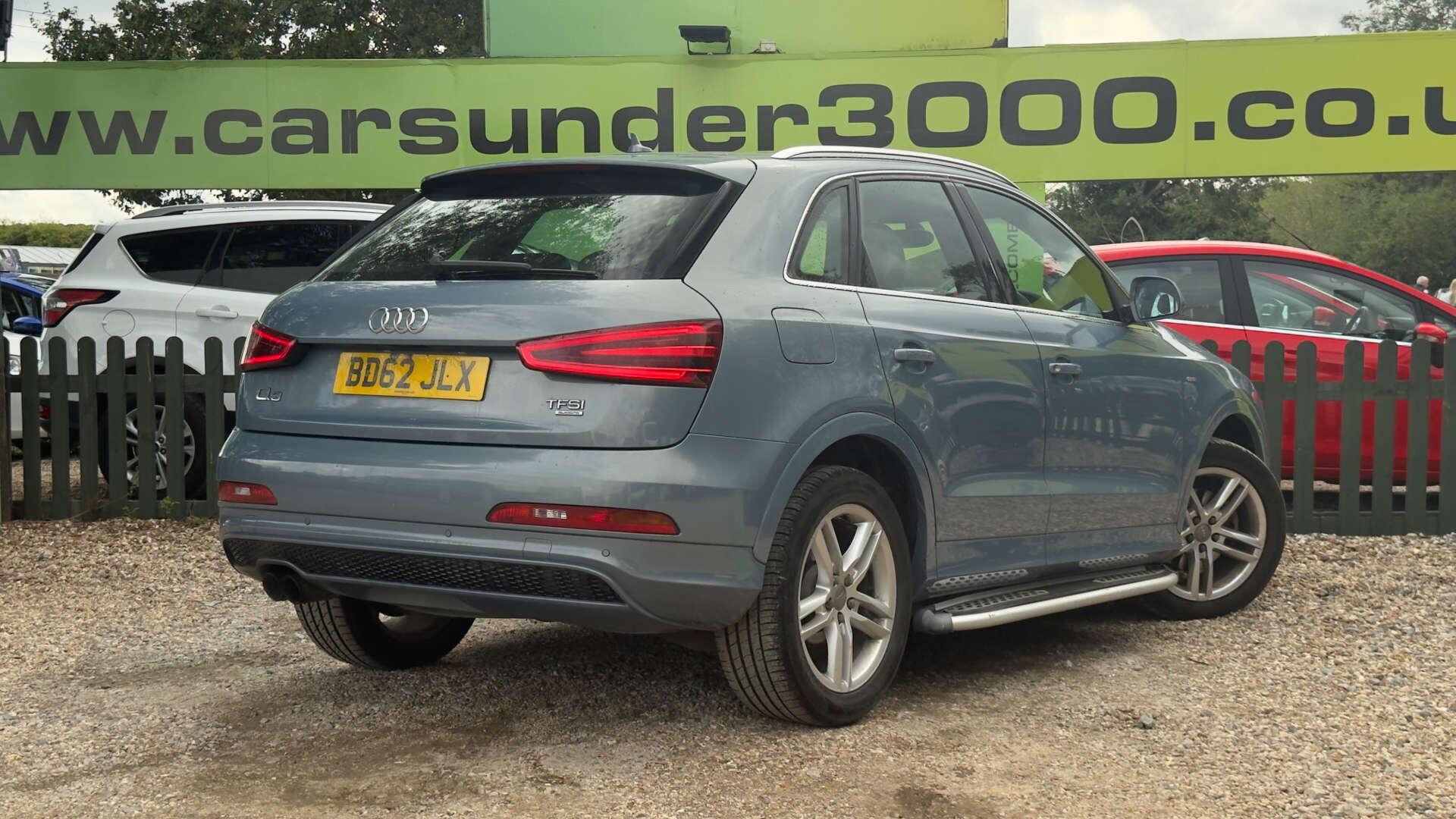 Audi Q3 view 4