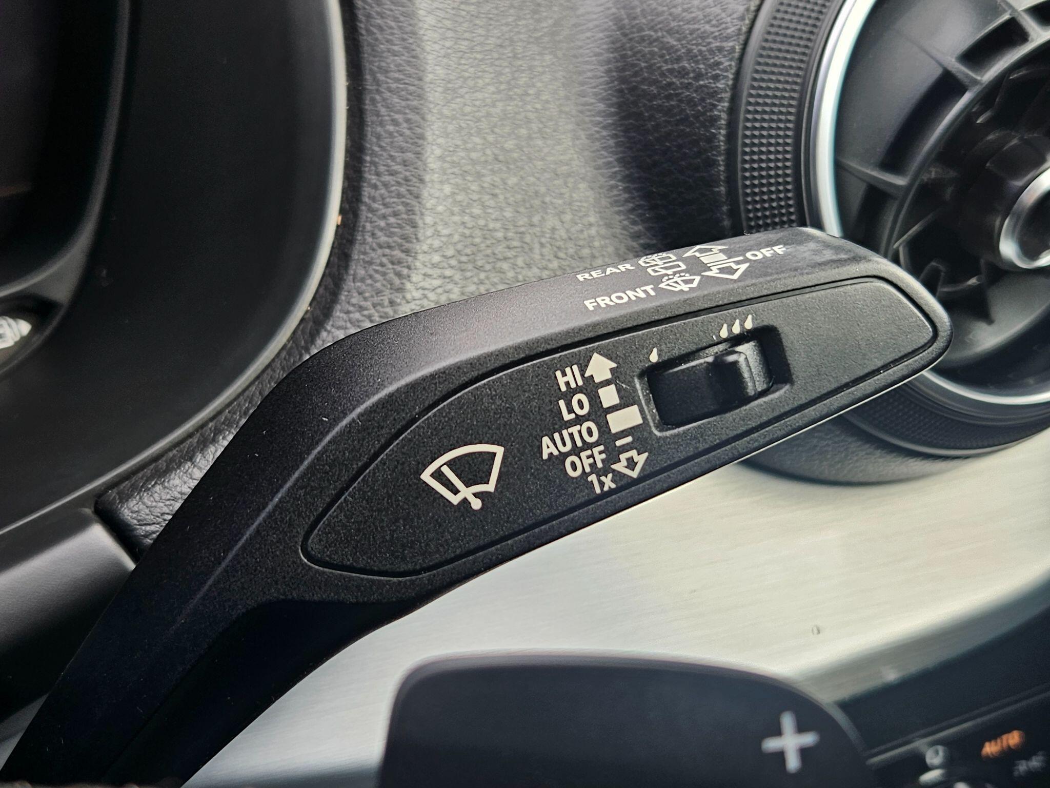 2019 Audi SQ2 image 38