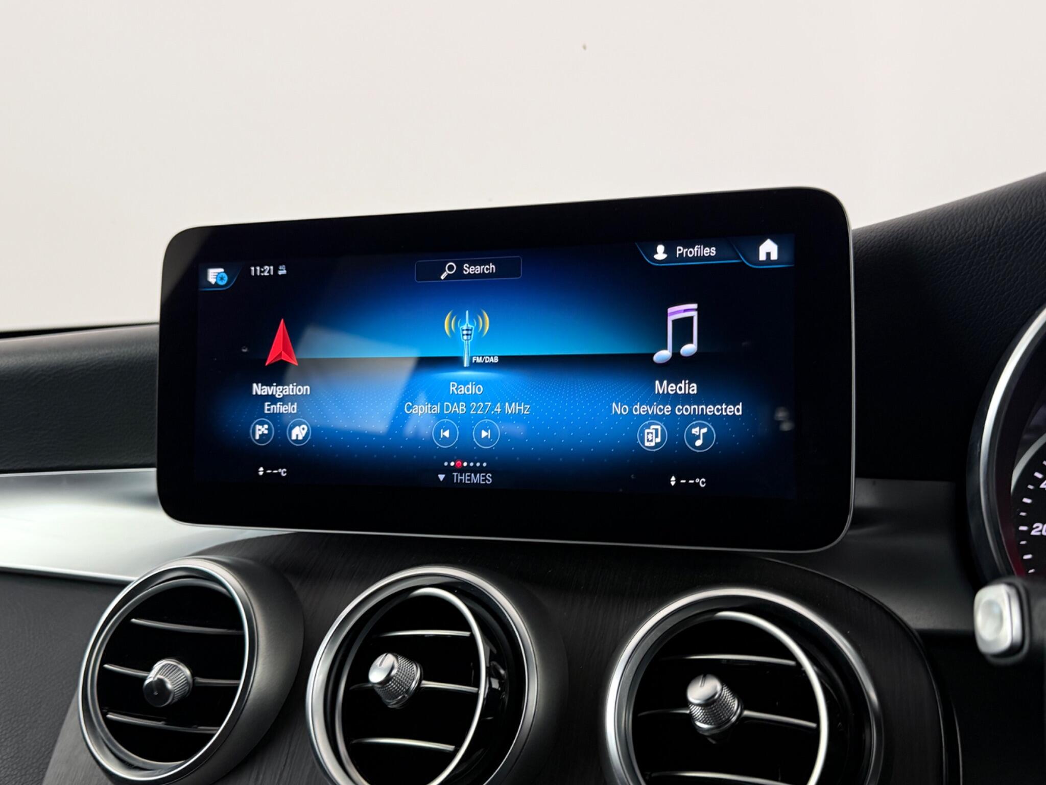Mercedes-Benz GLC view 27