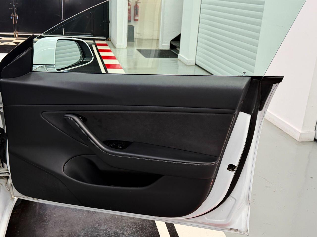Tesla Model 3 view 28