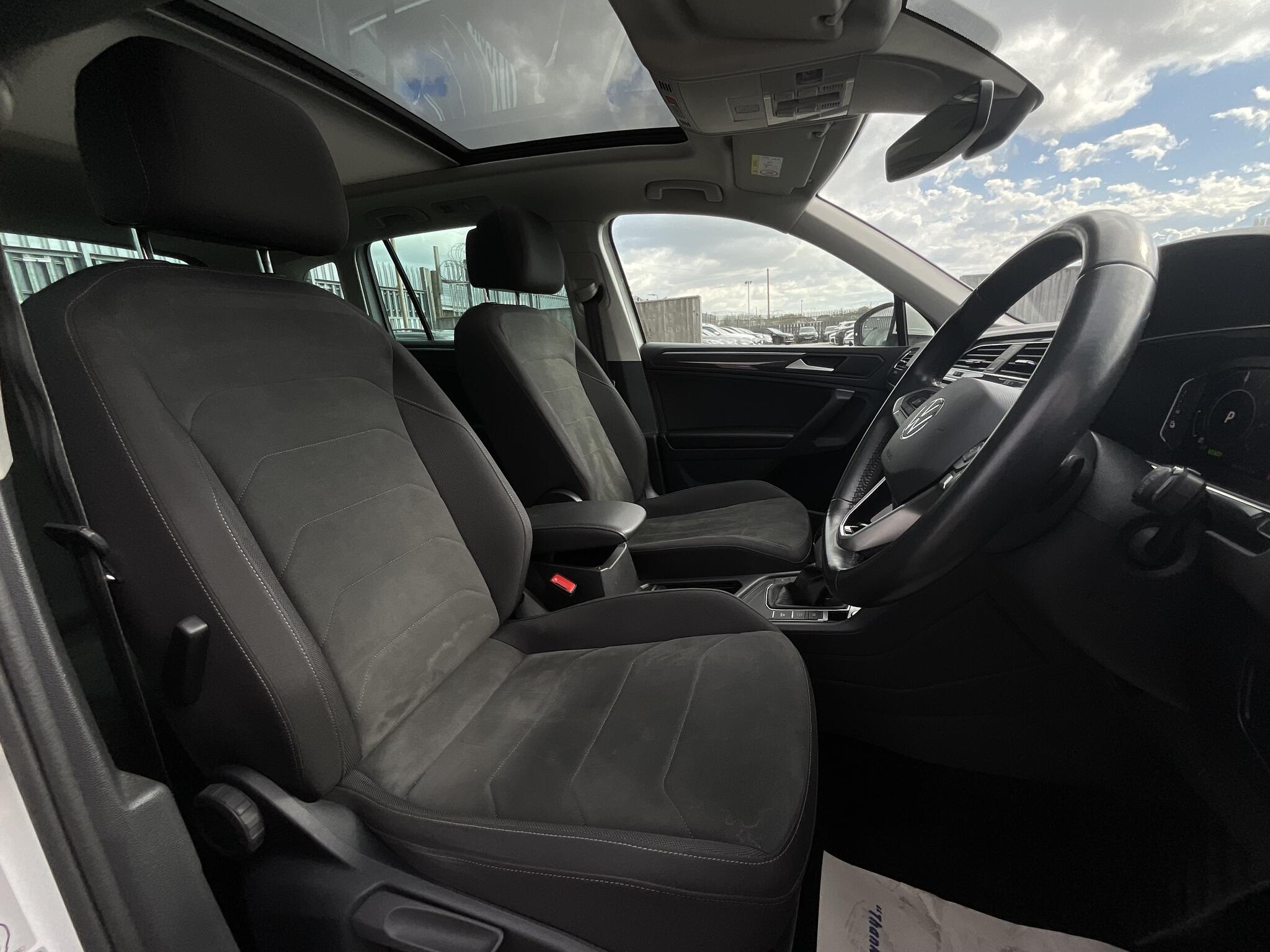 Volkswagen Tiguan view 8