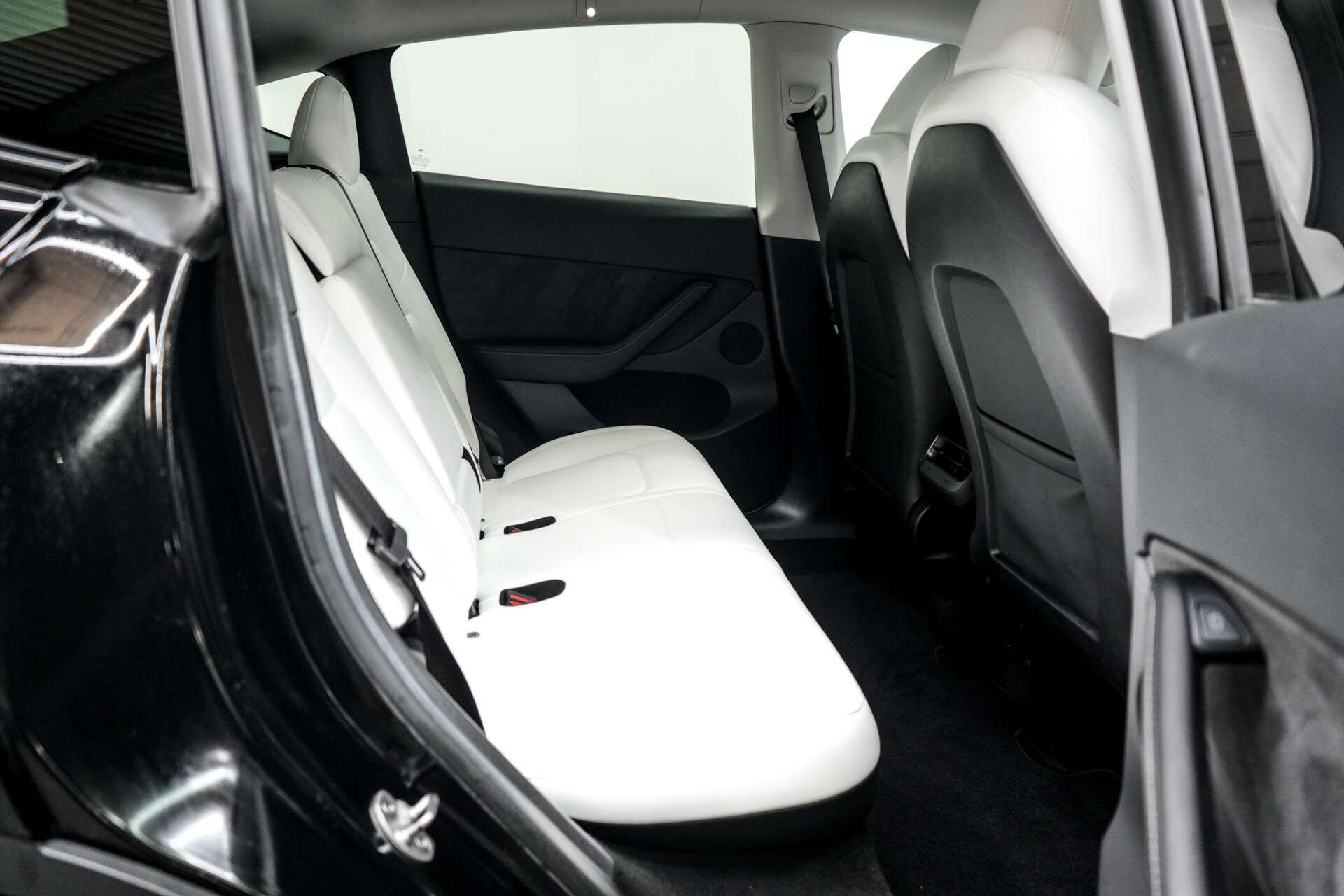 Tesla Model Y view 25