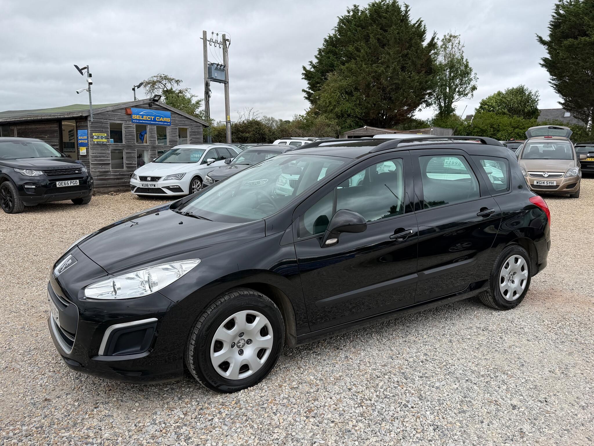 Peugeot 308 view 4