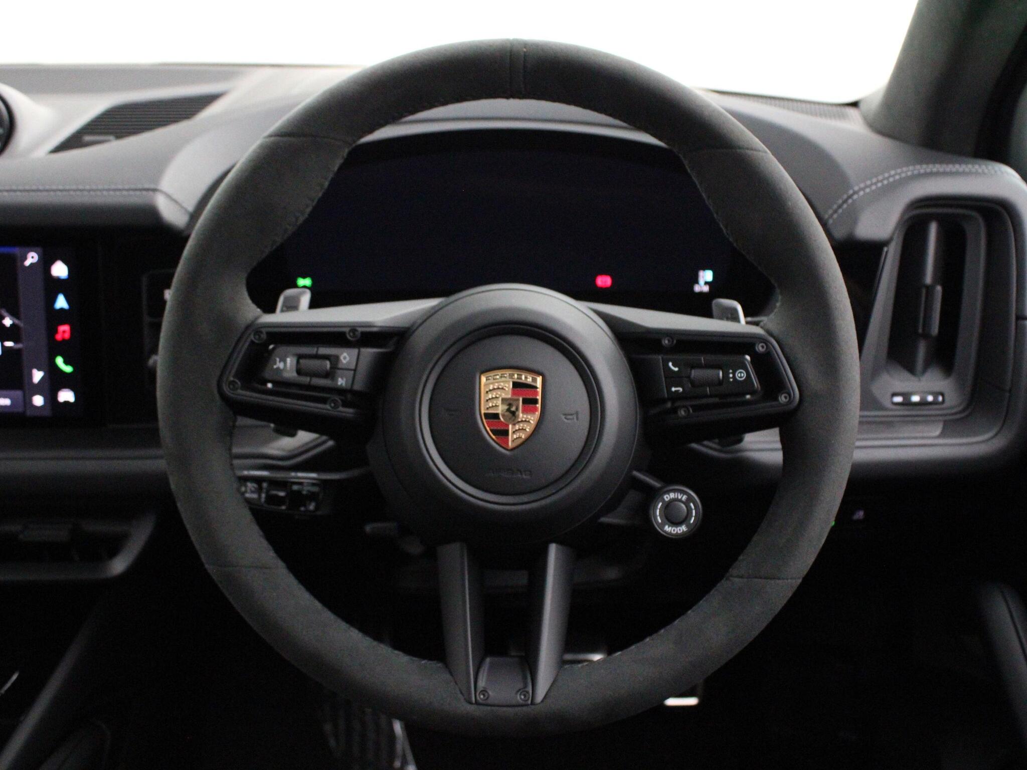 Porsche Cayenne view 37