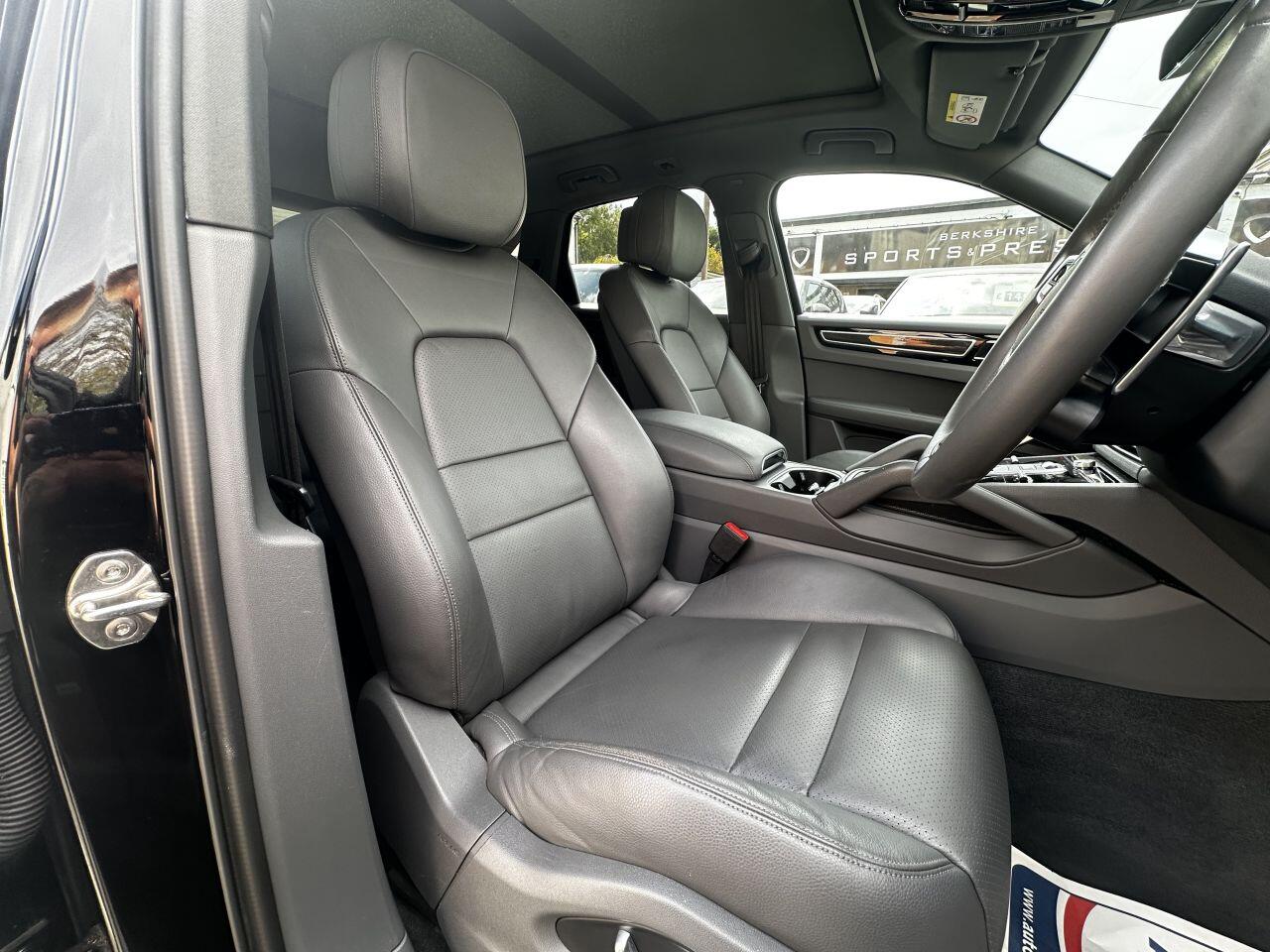 Porsche Cayenne view 10