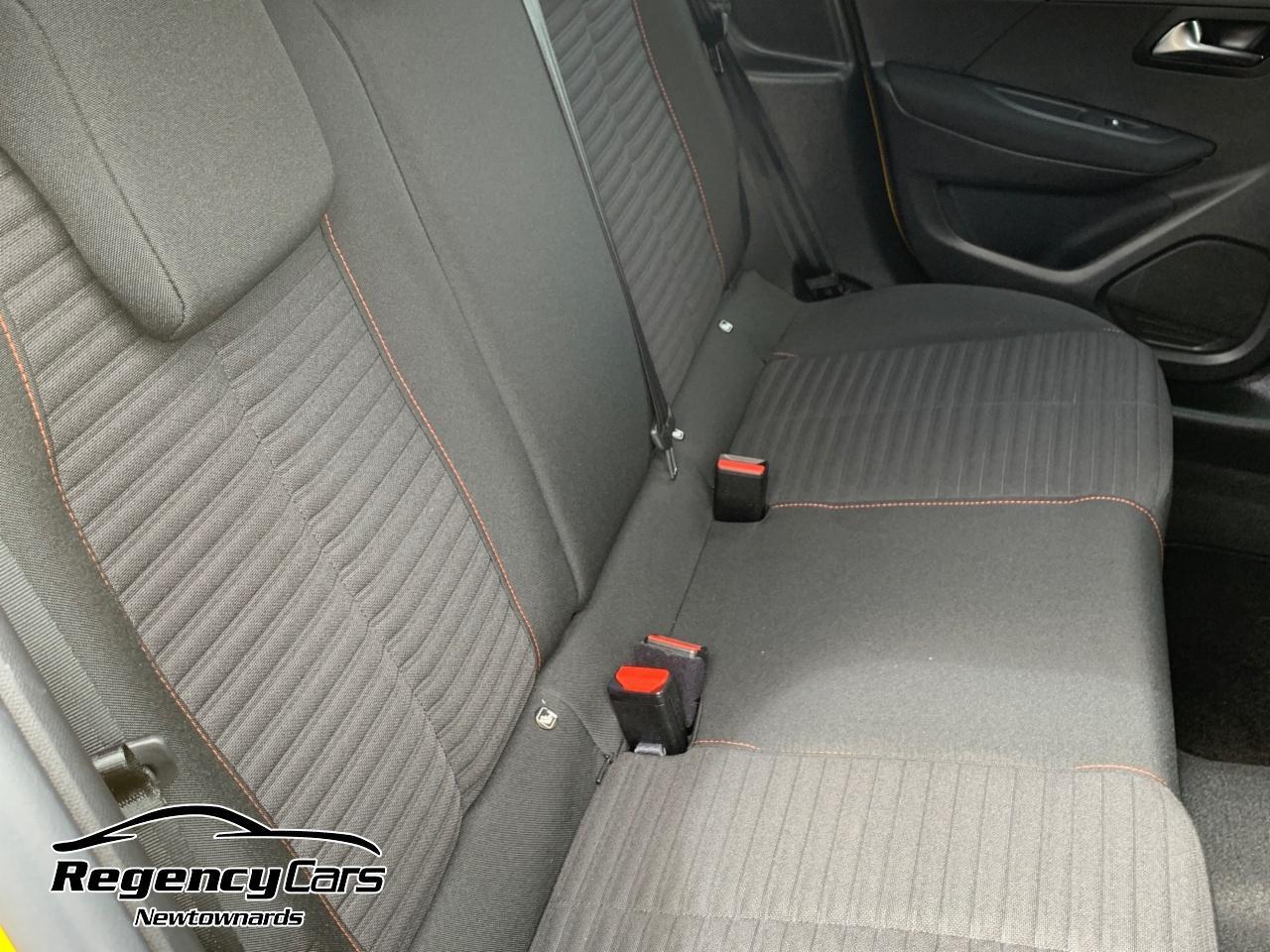 Peugeot 208 view 14