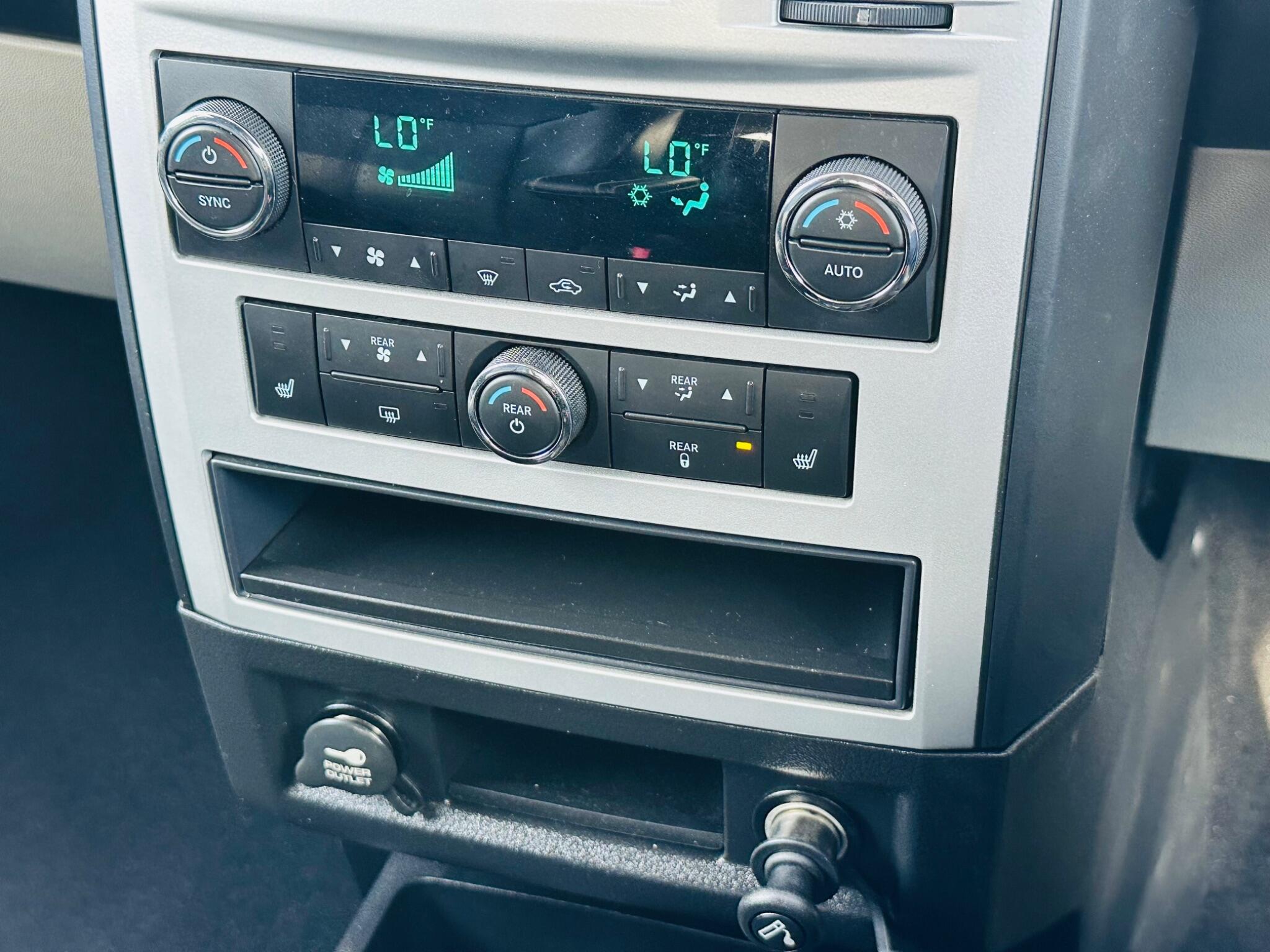 Chrysler Grand Voyager view 44